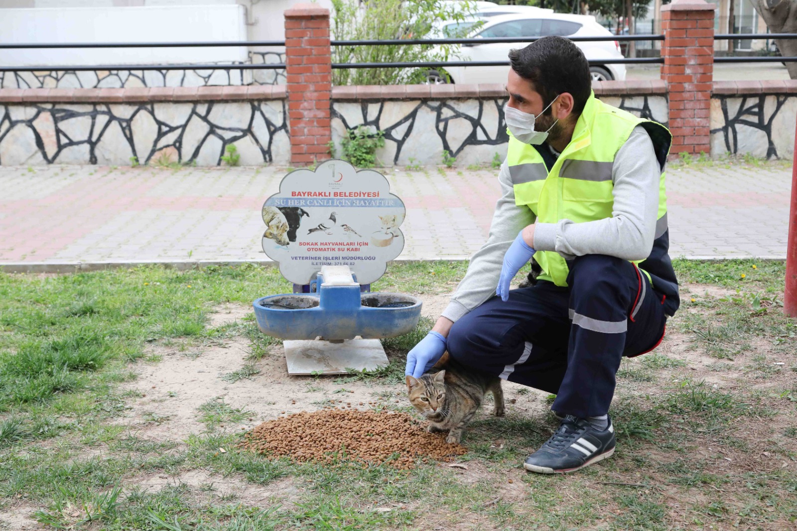 Bayraklı Belediyesi can dostları unutmadı (2)-1