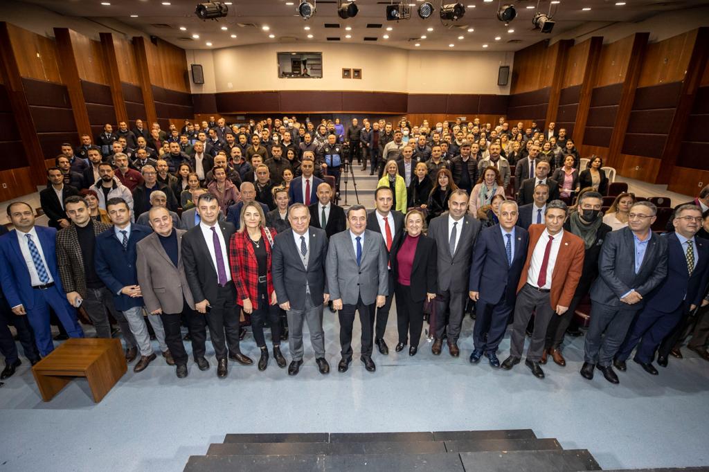 Konak Belediyesi emekçilerine TİS’te çifte imza sevinci (8)