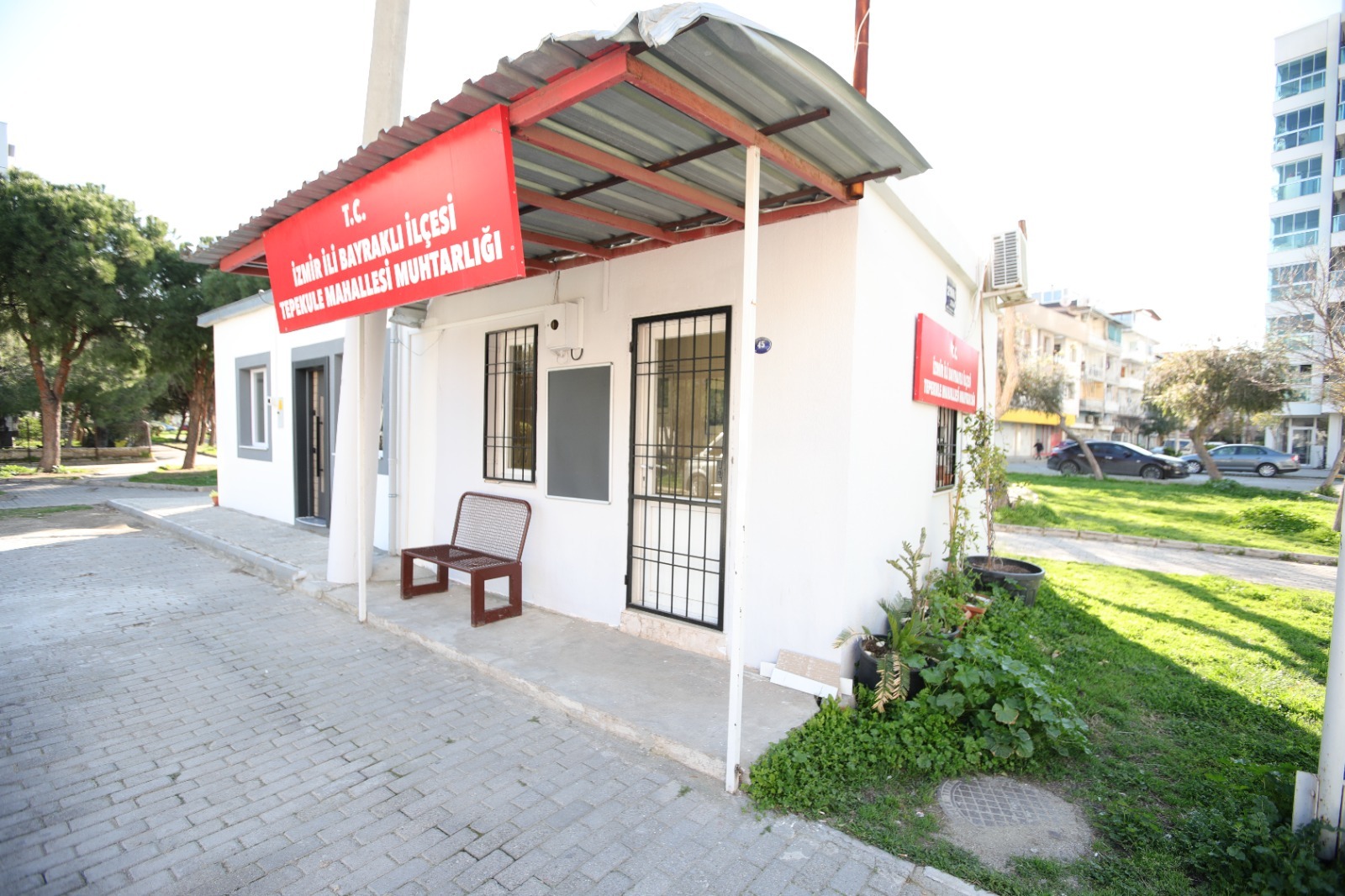 Bayraklı’da 5 muhtarlık binası daha yenilendi (5)