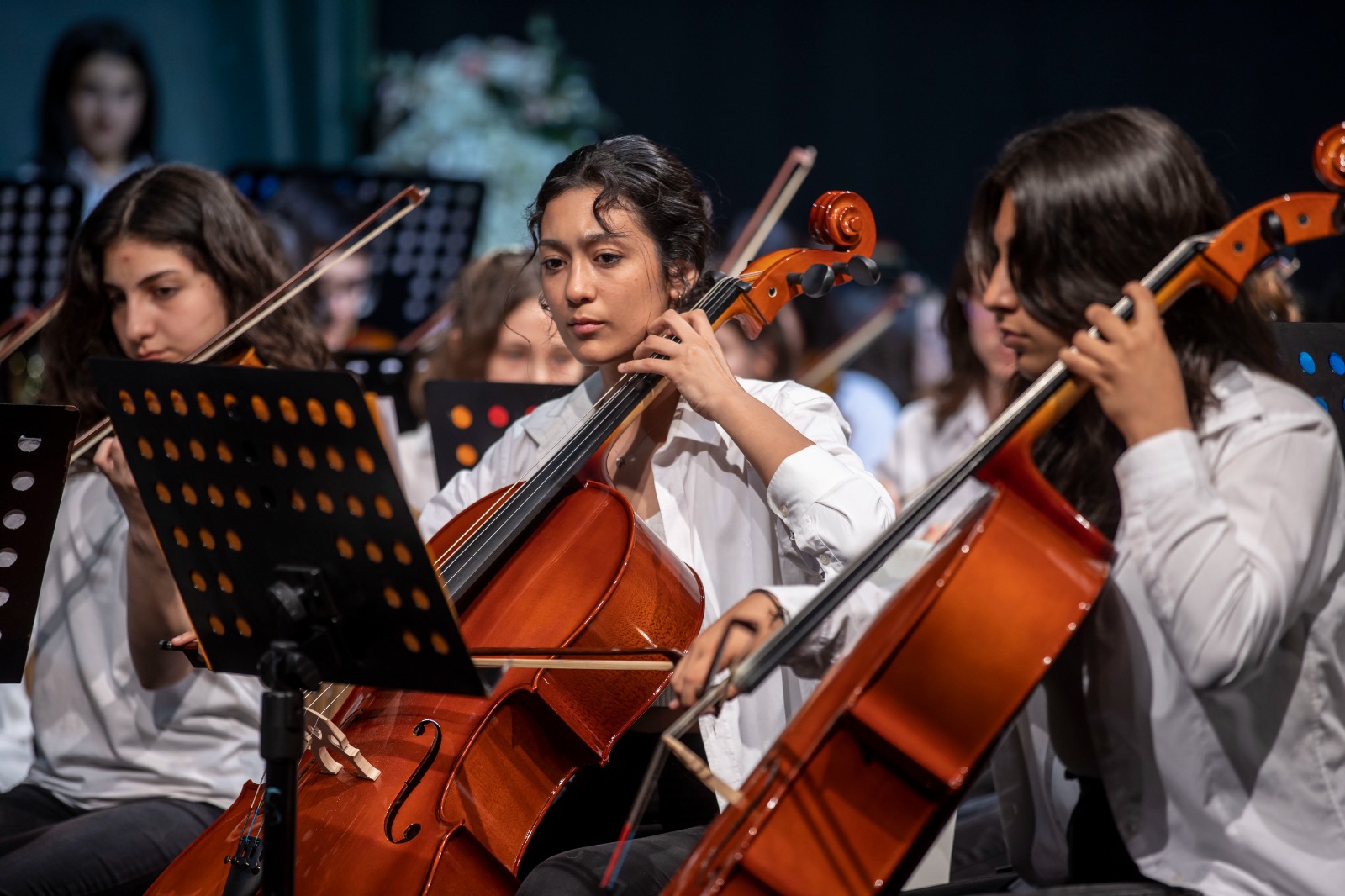 BARIŞ ÇOCUK VE GENÇLİK ORKESTRASI’NDAN MUHTEŞEM KONSER (1)