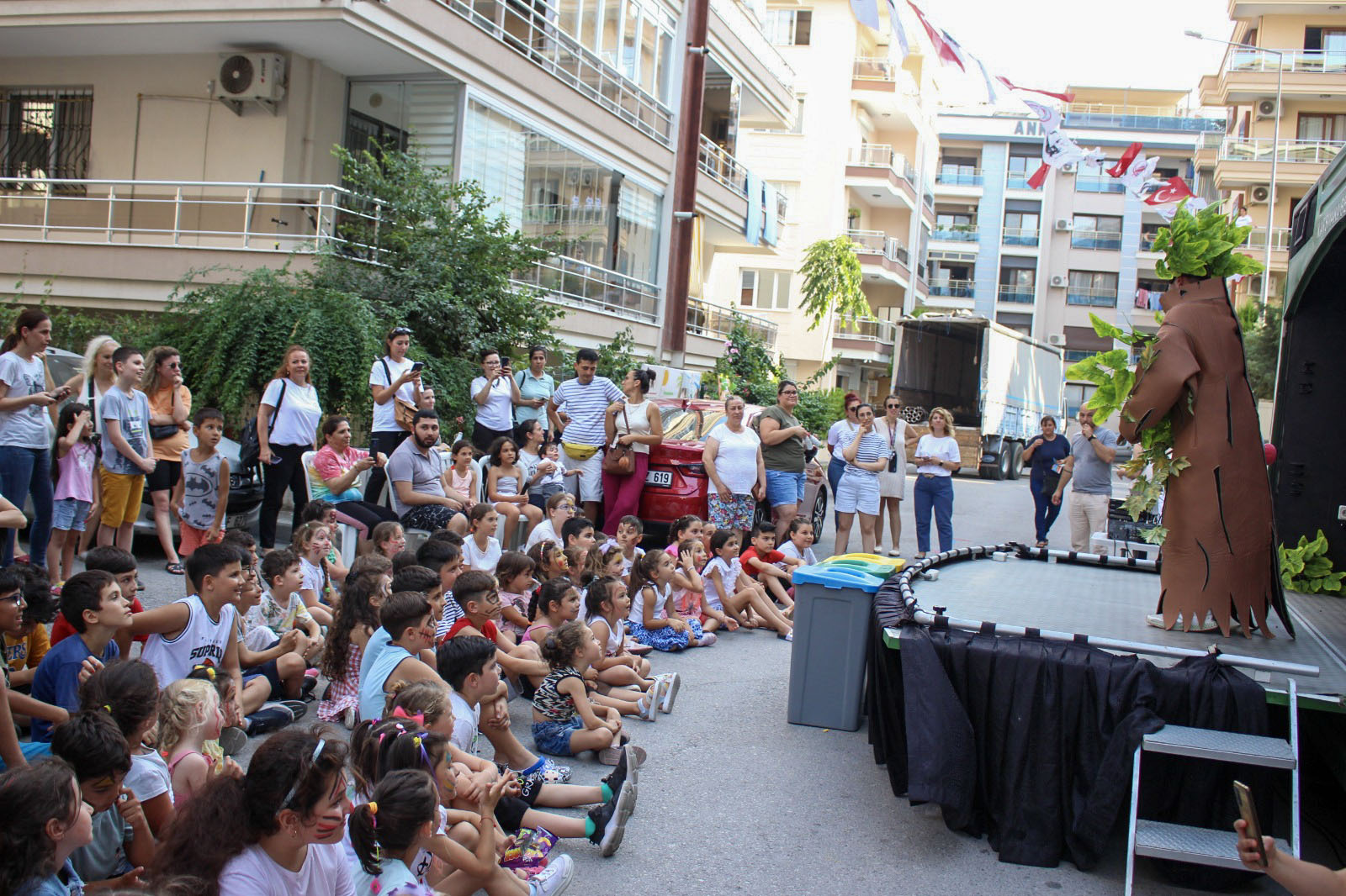 Karşıyaka’da yaşam sokakta güzel! (2)