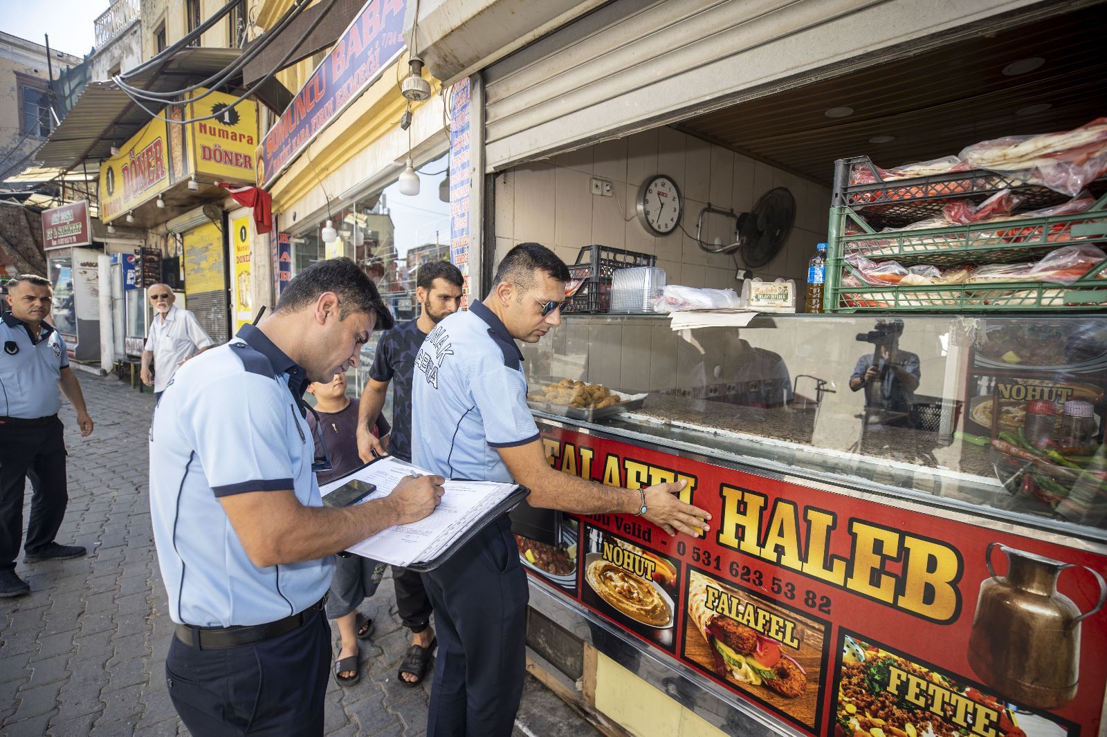 Konak’ta kaçak işyerine geçit yok (1)