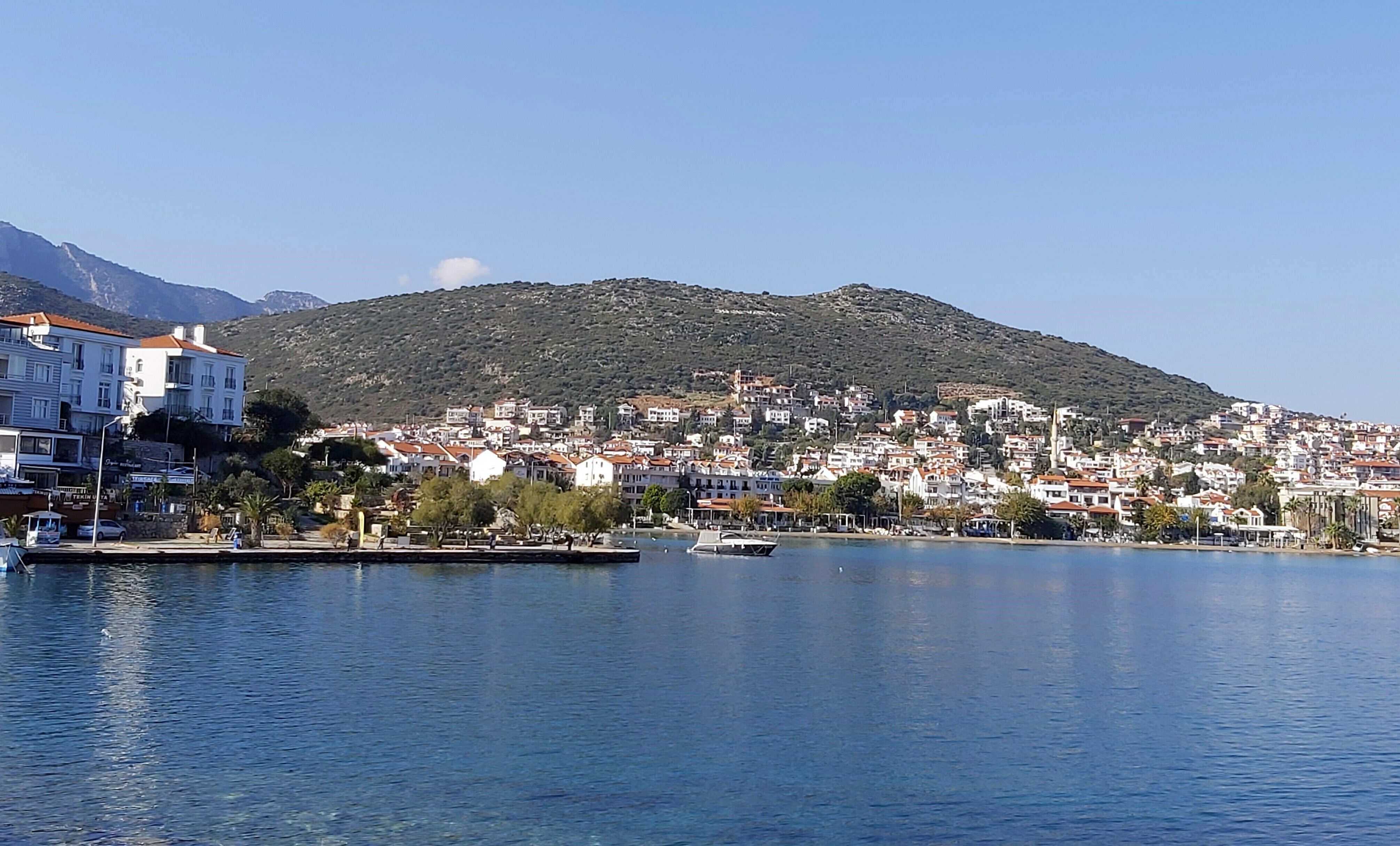 turistik-ilcede-elektrik-ve-su-kesintisi-tepkisi_5476_dhaphoto4-1