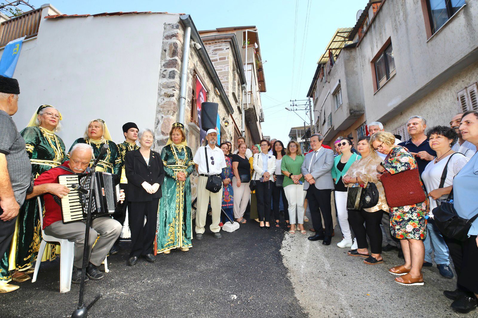 İzmir Kırım Türkleri evlerine kavuştu (3)