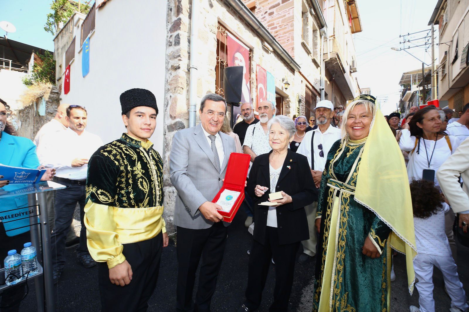 İzmir Kırım Türkleri evlerine kavuştu (6)