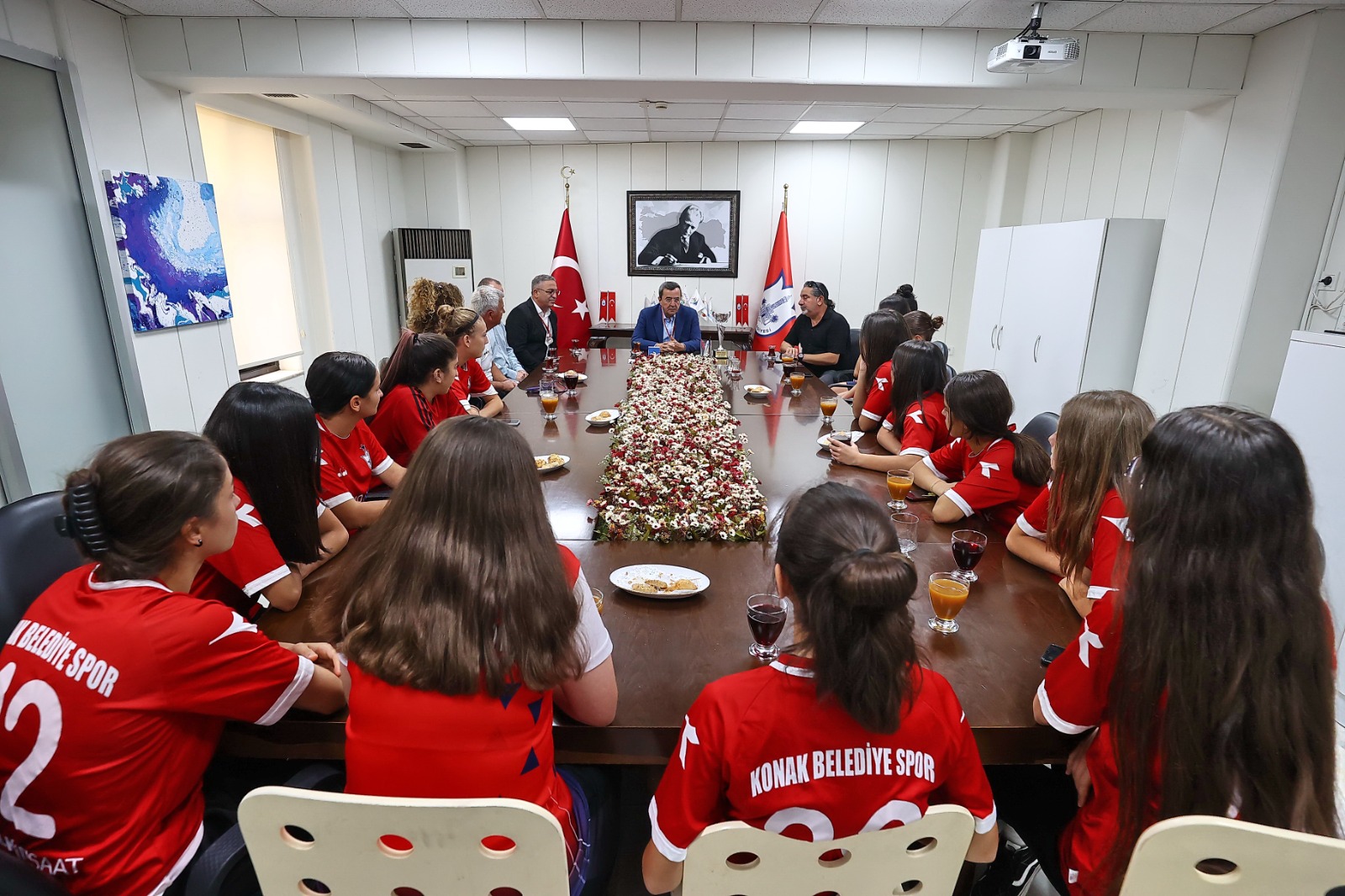 Konak’ın yeşil sahadaki sultanlarından Türkiye derecesi (7)