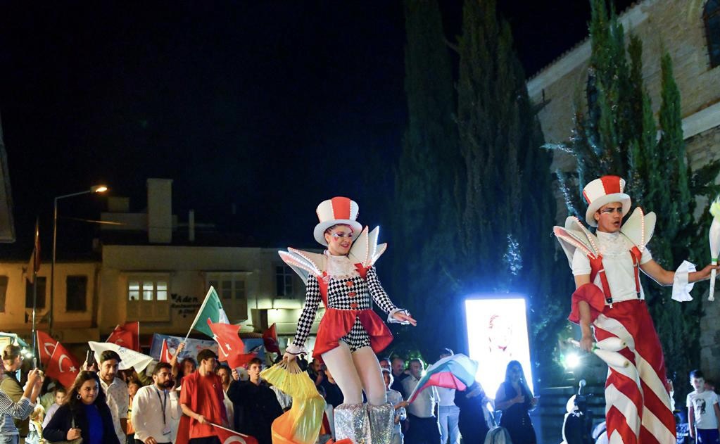 Alaçatı wind fest büyük bir coşkuyla başladı1