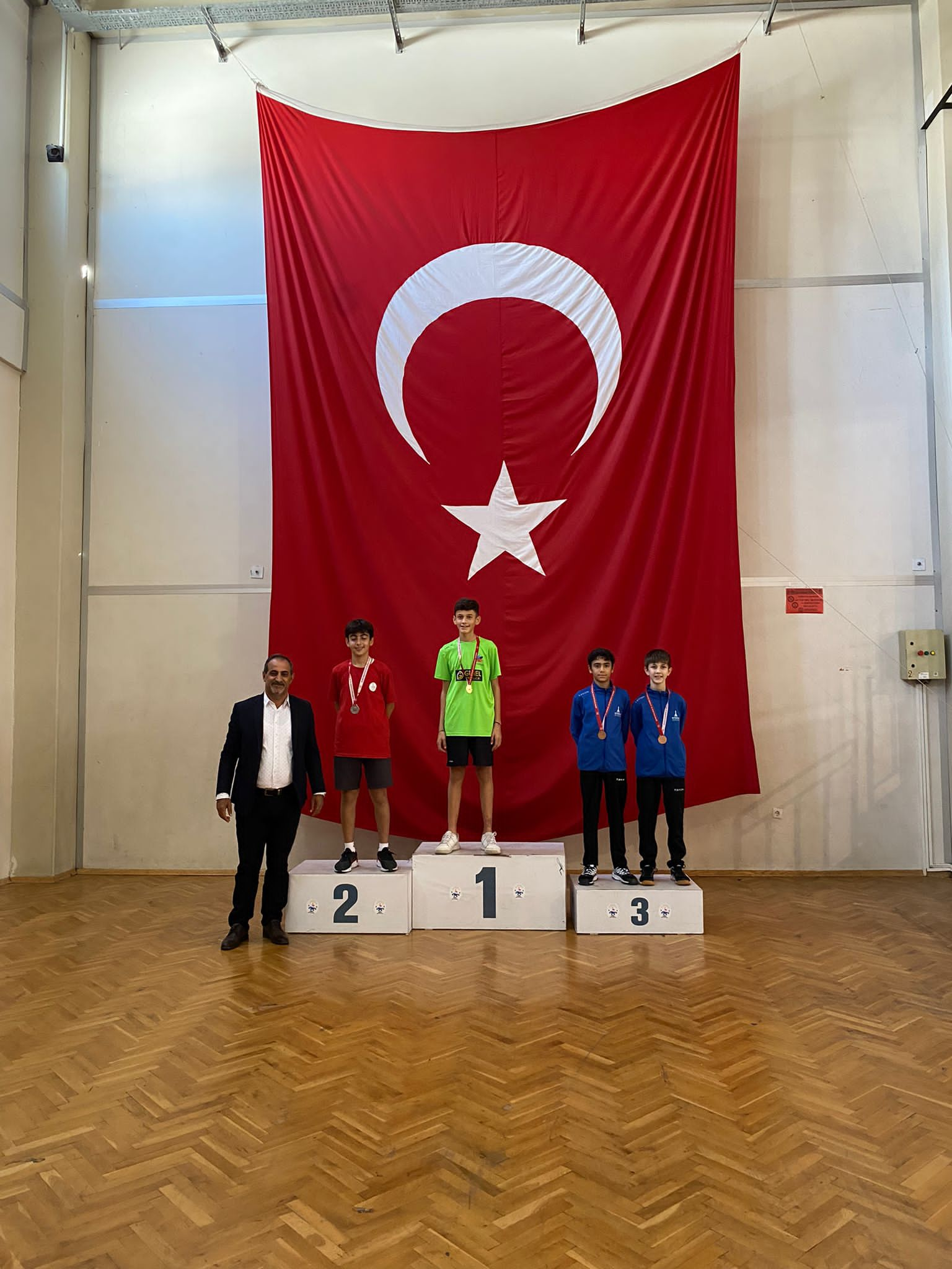 Badminton’da Bayraklı farkı (3)