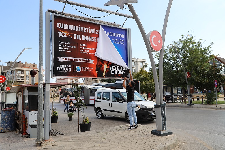 İlçe genelindeki bilboardlar yaşanan olay sonrası kaldırıldı (4)