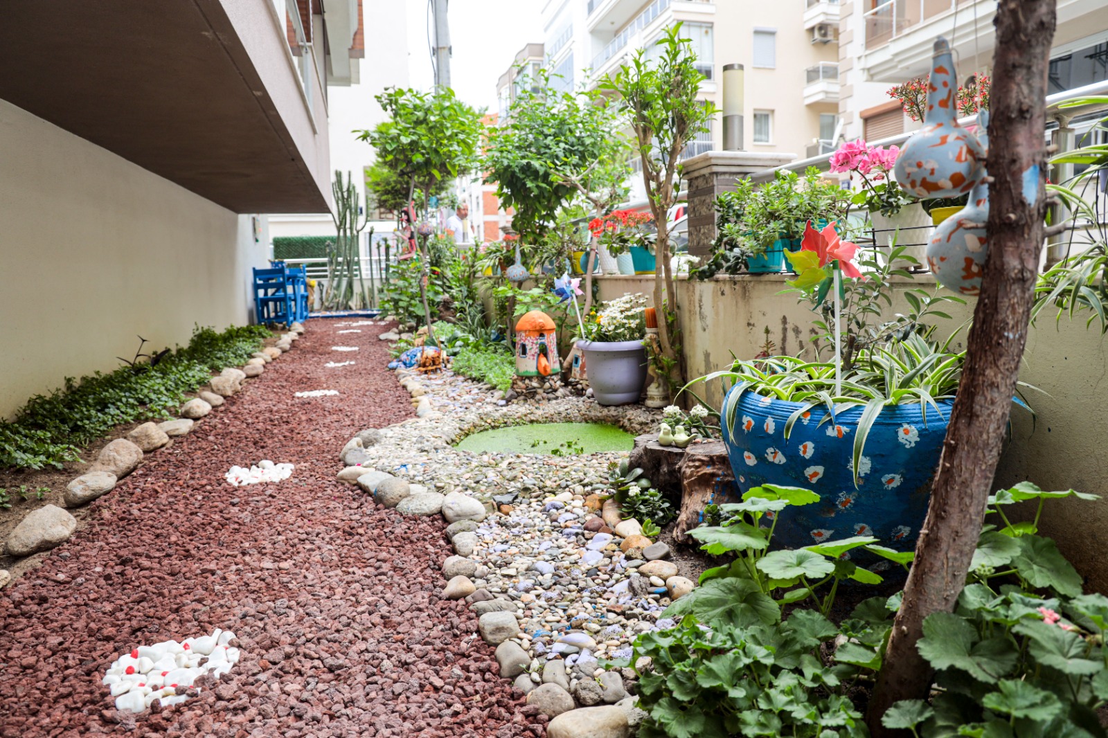 karşıyaka balkon bahçe (6).