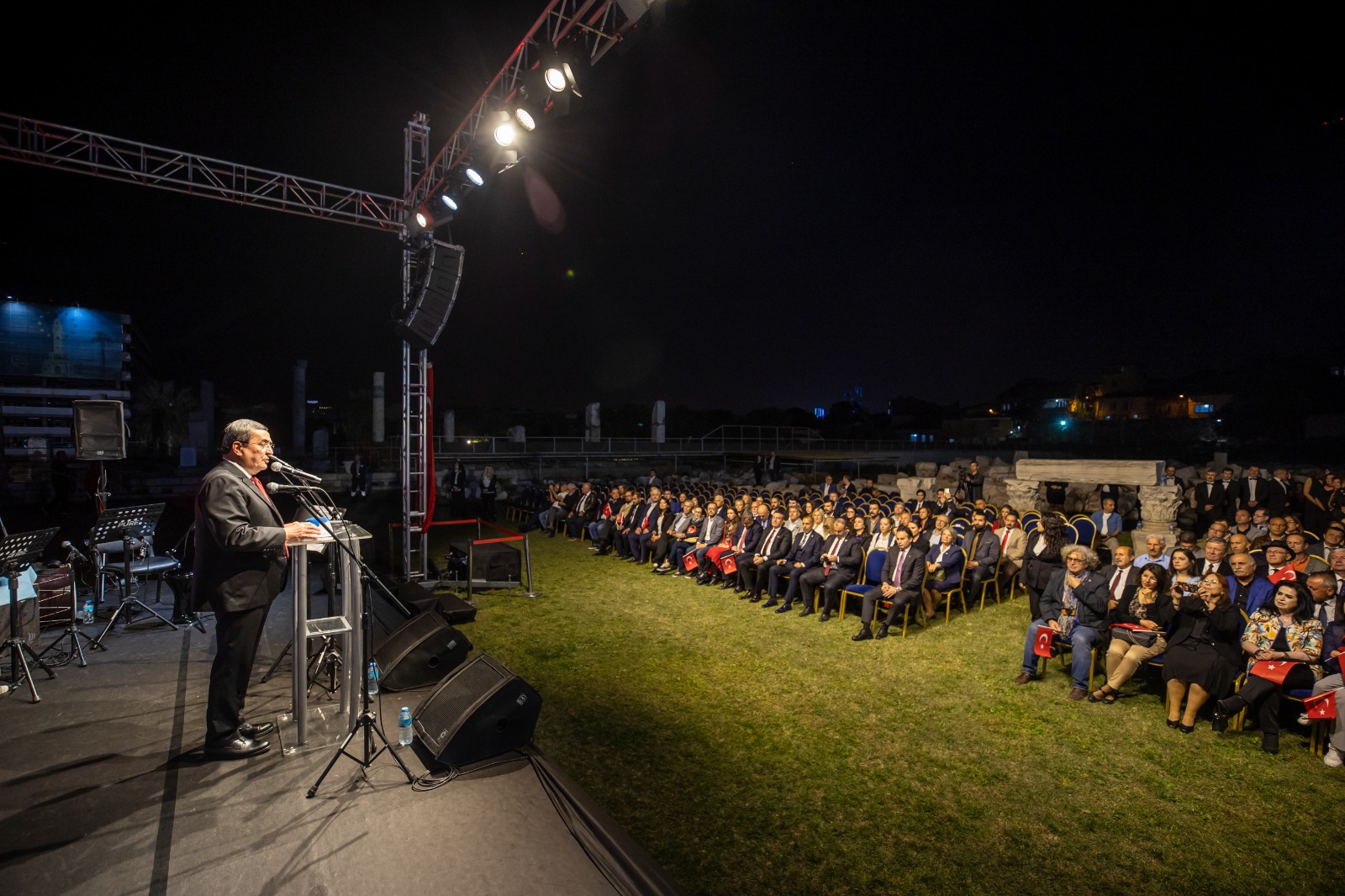 Konak 100. yıl gururunu tarihi Agora’da düzenlenen konserle yaşadı  (4)