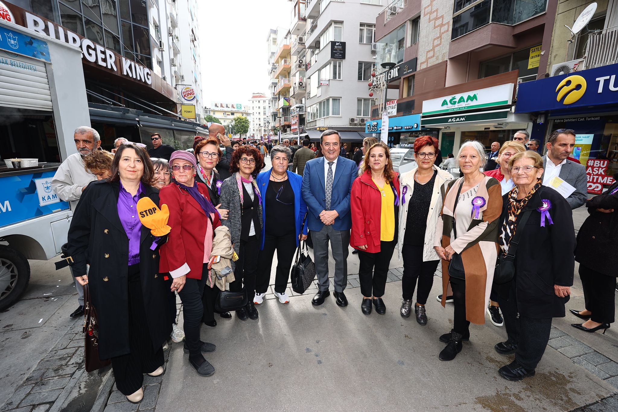 Batur, Kadına yönelik şiddet insanlığa ihanettir (4)