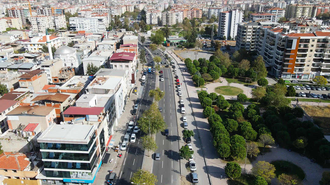 Bayraklı dev bir şantiyeye dönüştü! (4)