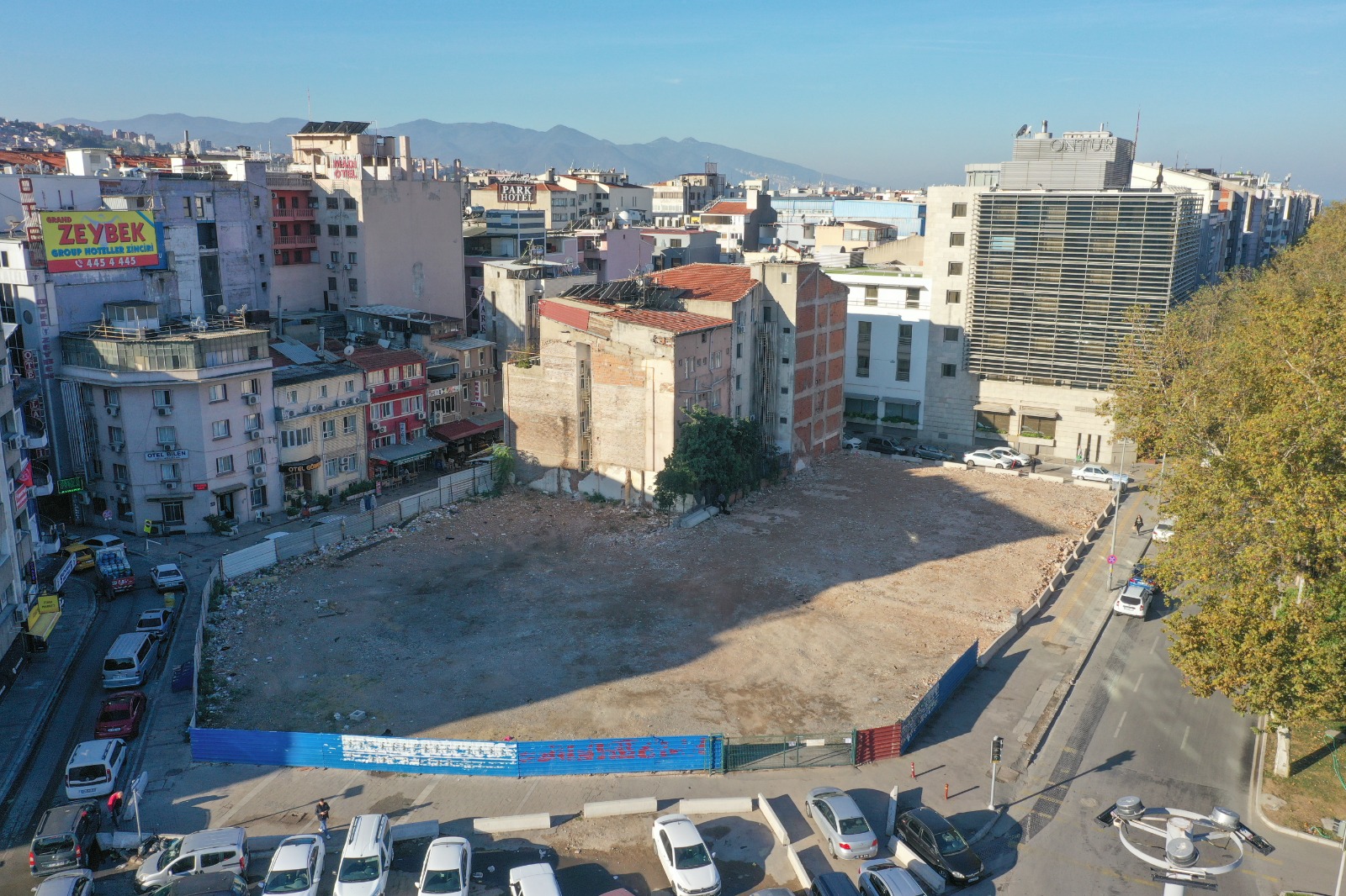 Konak Belediyesi yeni hizmet binası ihalesinde imzalar atıldı (4)