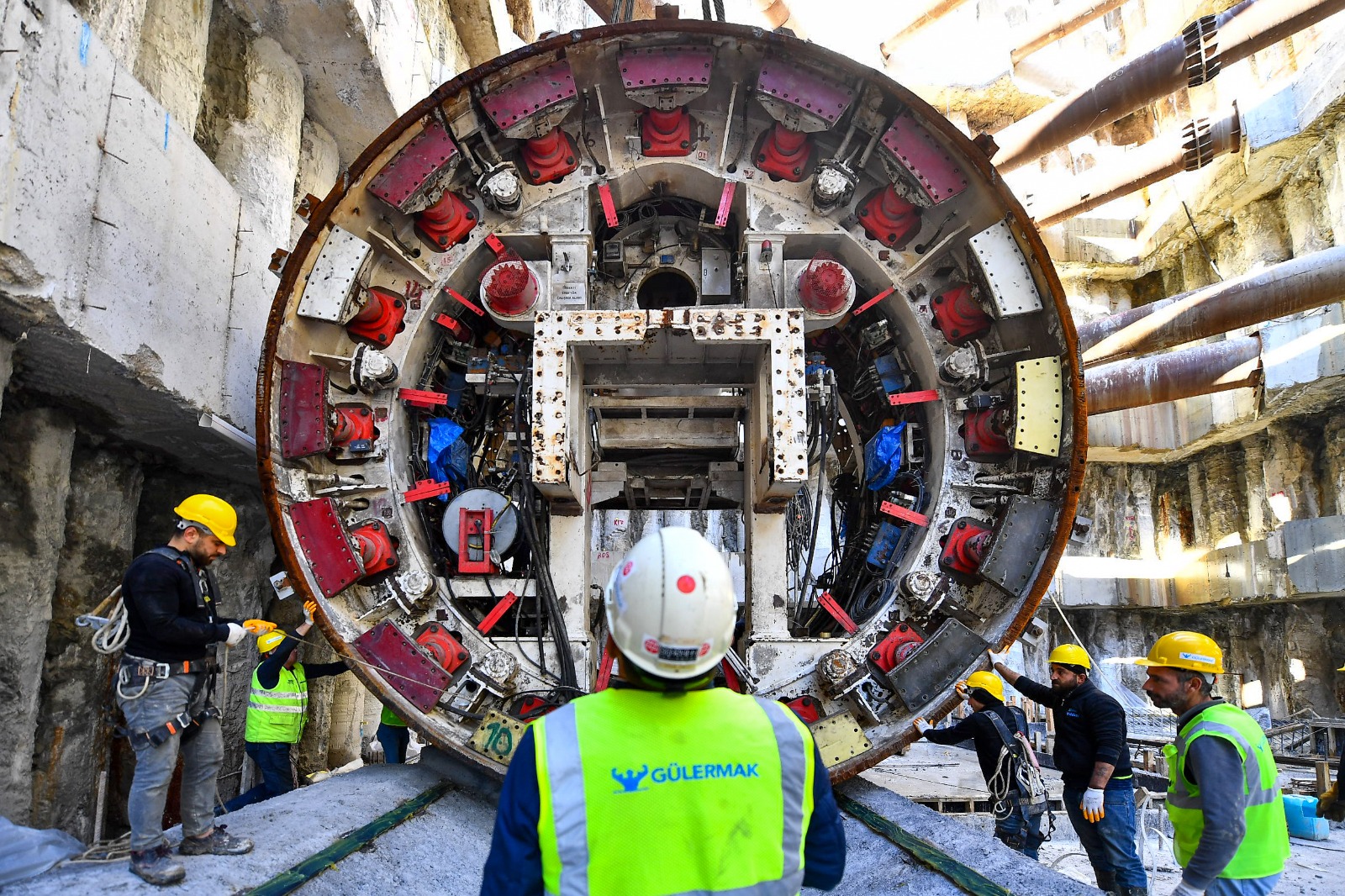 Buca Metrosu'nda TBM'ler Yer Altına İndi