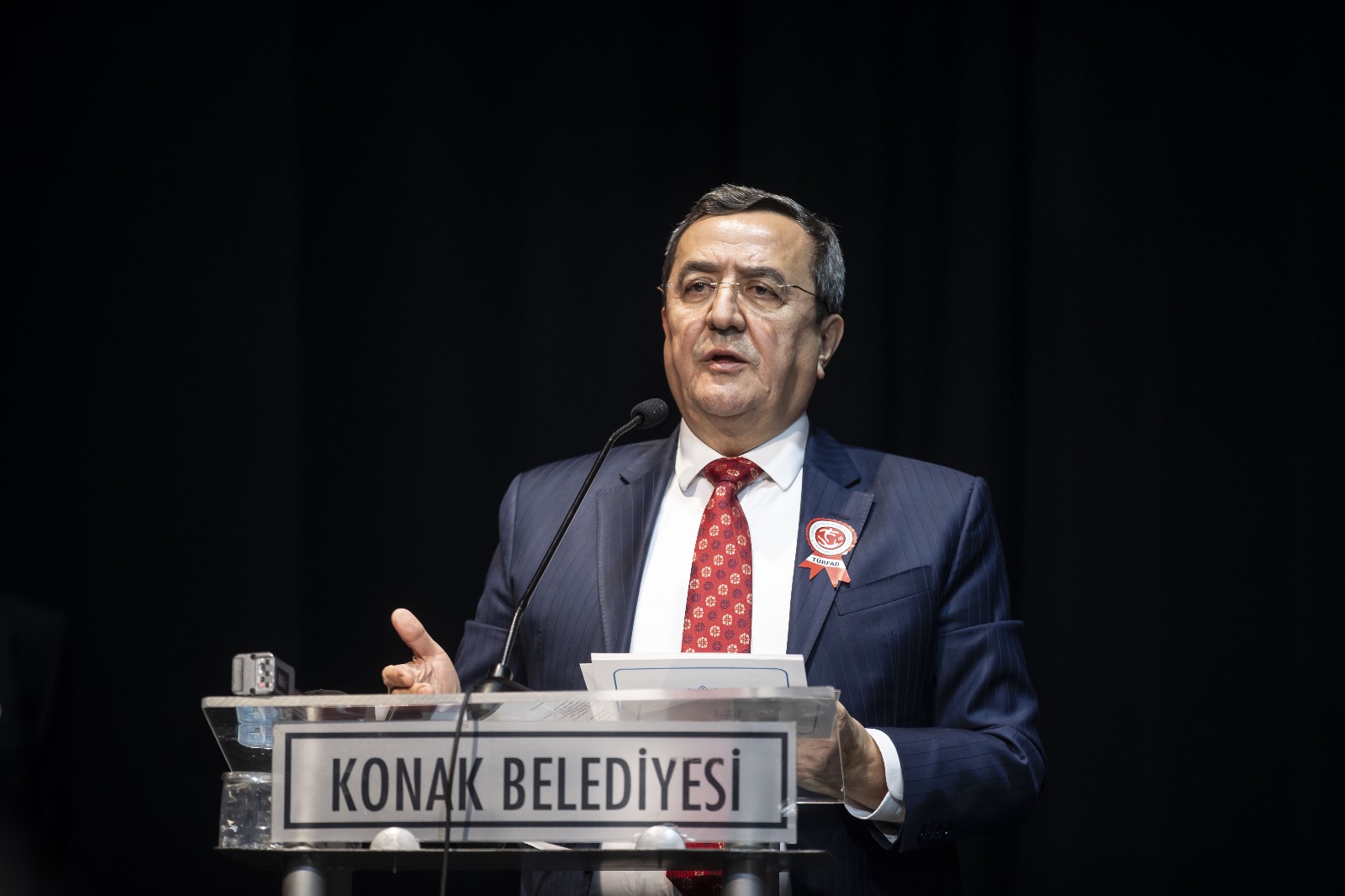 Konak Belediye Başkanı ve İzmir Büyükşehir Belediye Başkan Aday Adayı Abdül Batur (1)