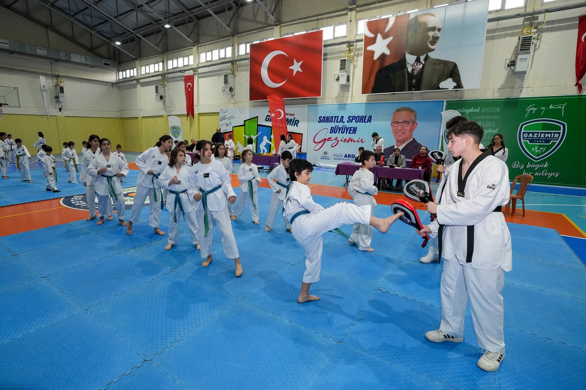 Gaziemir’in Taekwondocularından Kuşak Mücadelesi (1)