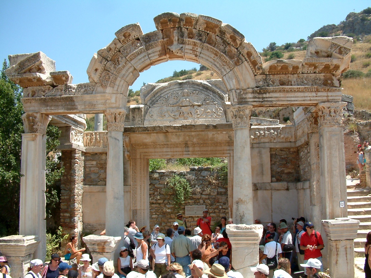 Efez Hadrian Temple R B