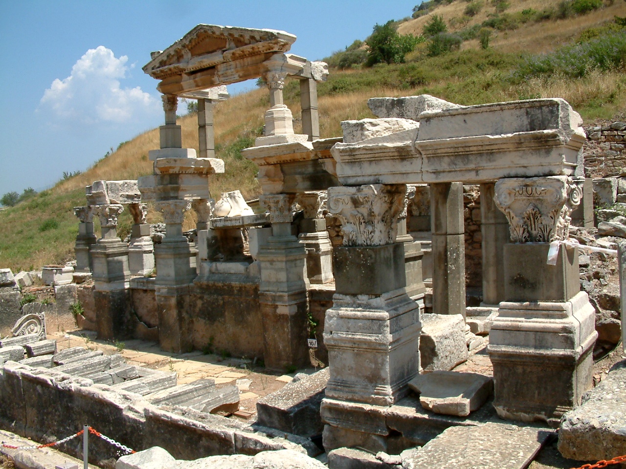 Efez Nymphaeum Of Trajan R B