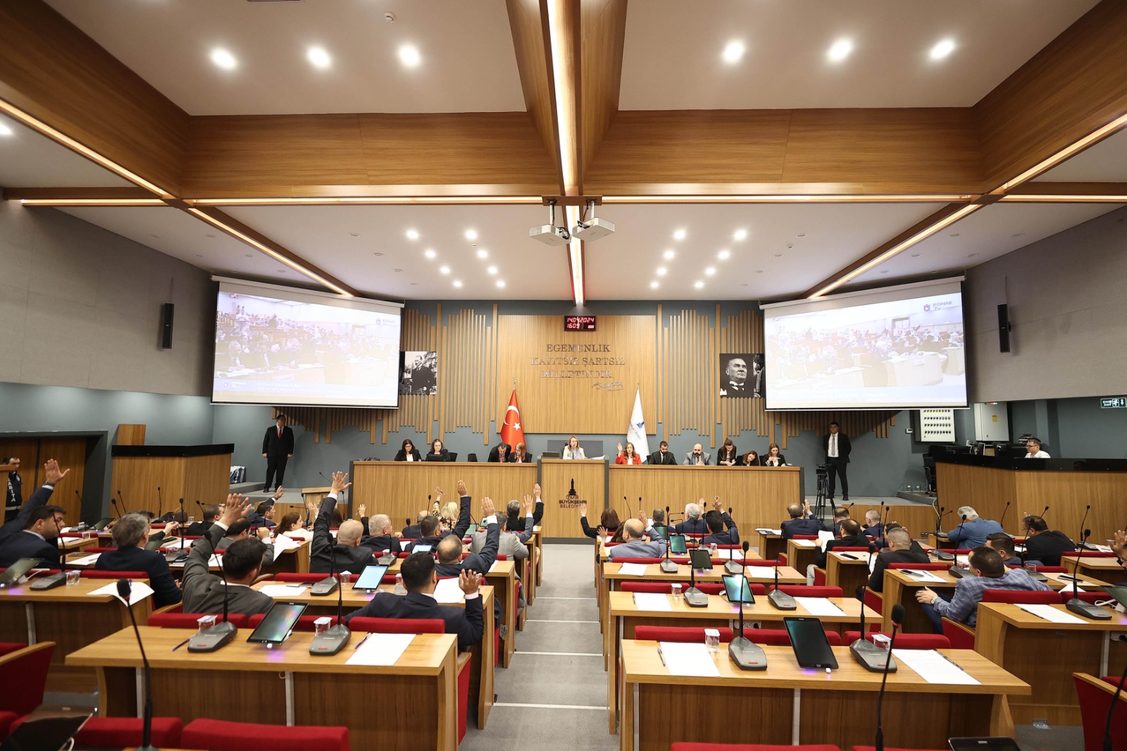 Konak Belediye Meclisi Yeni Dönemin Ilk Toplantısını Gerçekleştirdi (3)