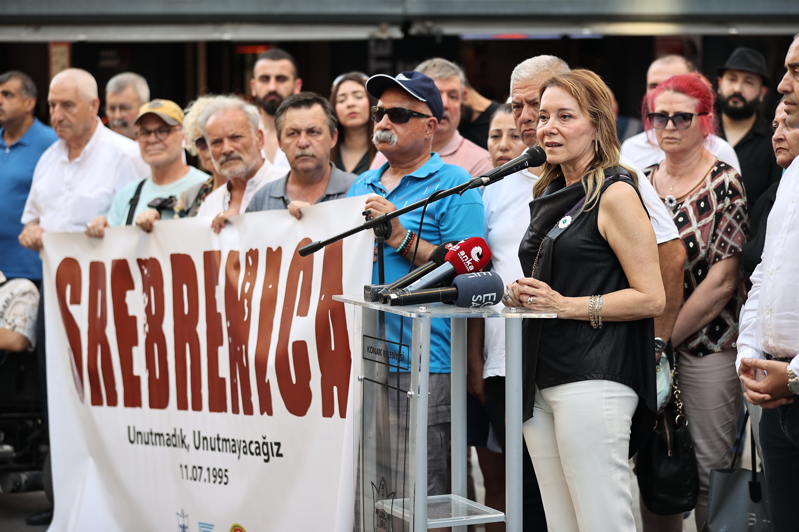 Srebrenitsa Katliamı’nda Hayatını Kaybedenler Konak’ta Anıldı (7)