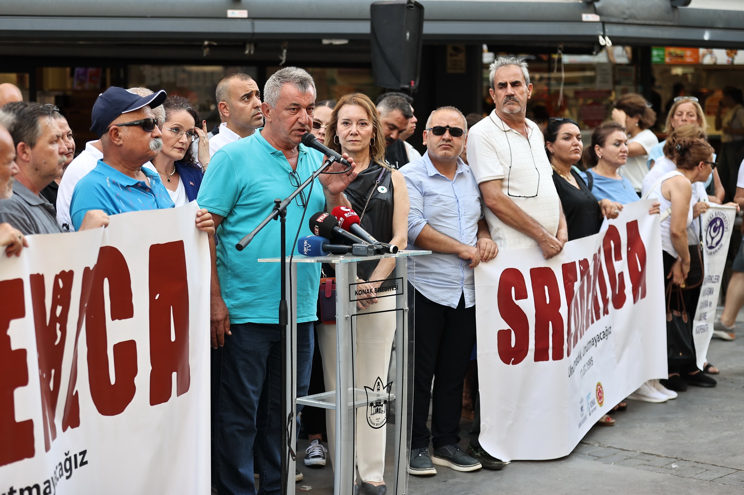 Srebrenitsa Katliamı’nda Hayatını Kaybedenler Konak’ta Anıldı (9)