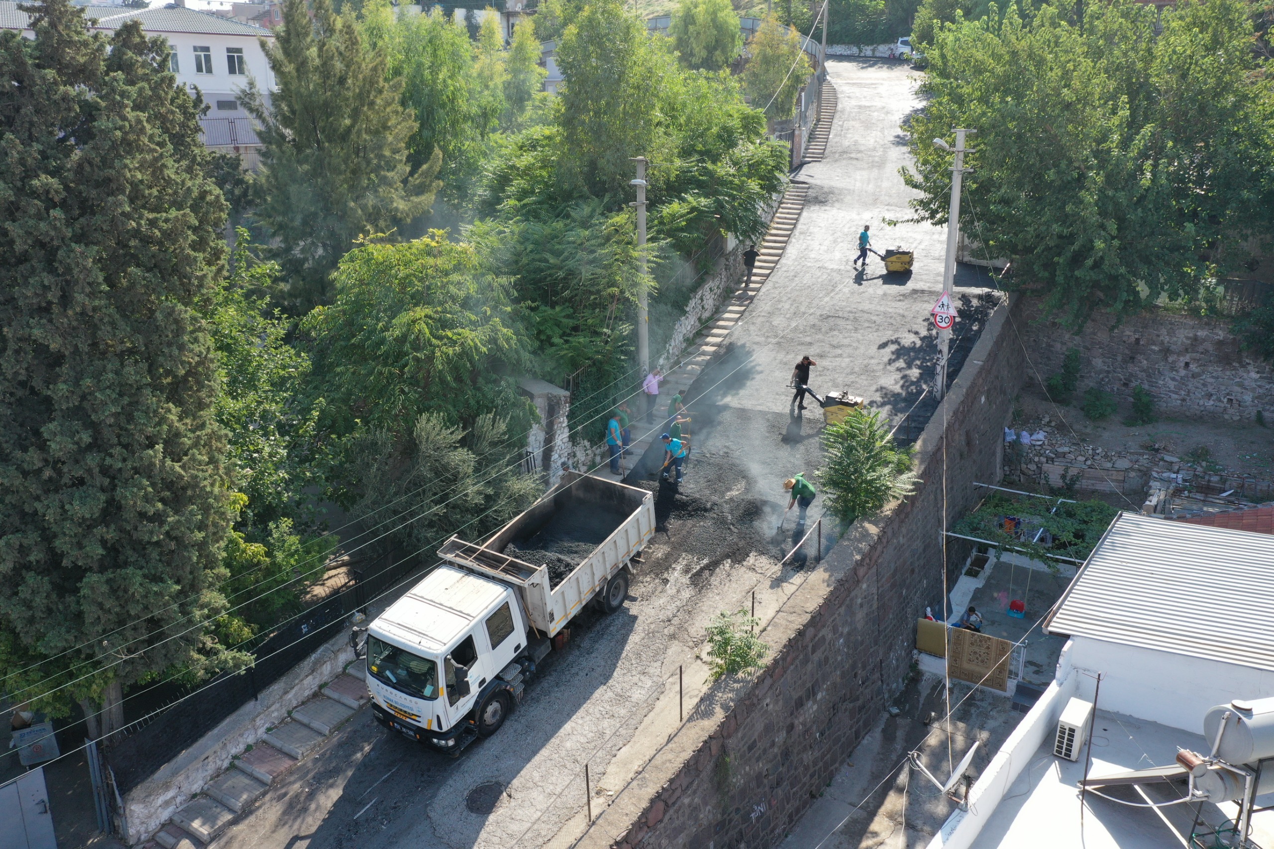 Konak’ın Yolları Yenileniyor Asfalt Çalışmaları Hızlandı (3)