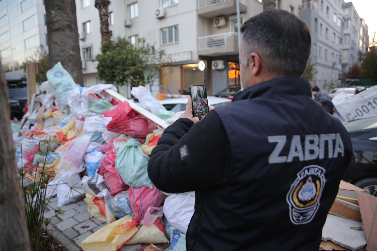 Konak’ta Kaçak Moloza Geçit Yok (3)