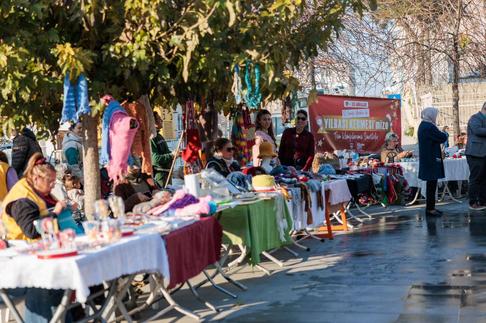 Konak’ta Yeni Yıl Coşkusu Kermeslerle Devam Ediyor (3)