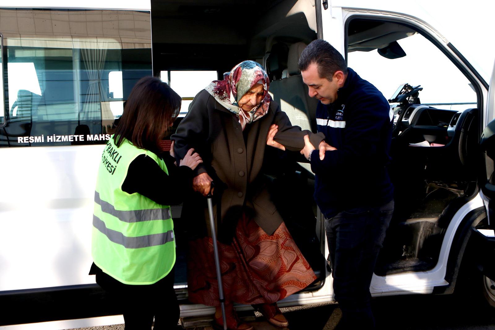 Bayraklı Belediyesi ‘Yaşlı Destek Hattı’ Kurdu (3)