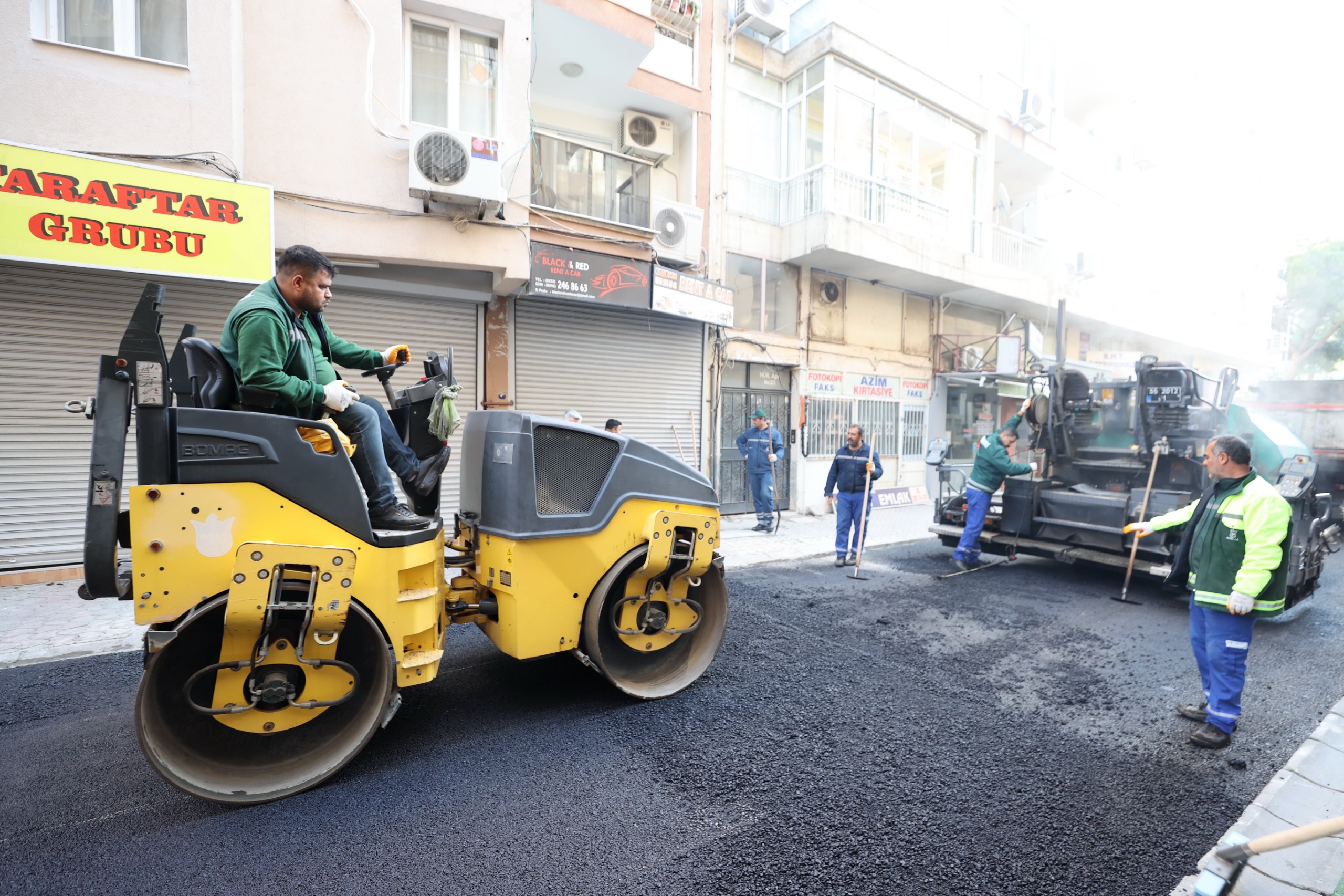 Yenilenen Konak Asfalt Ve Kaldırım Çalışmaları Hız Kesmiyor (3)