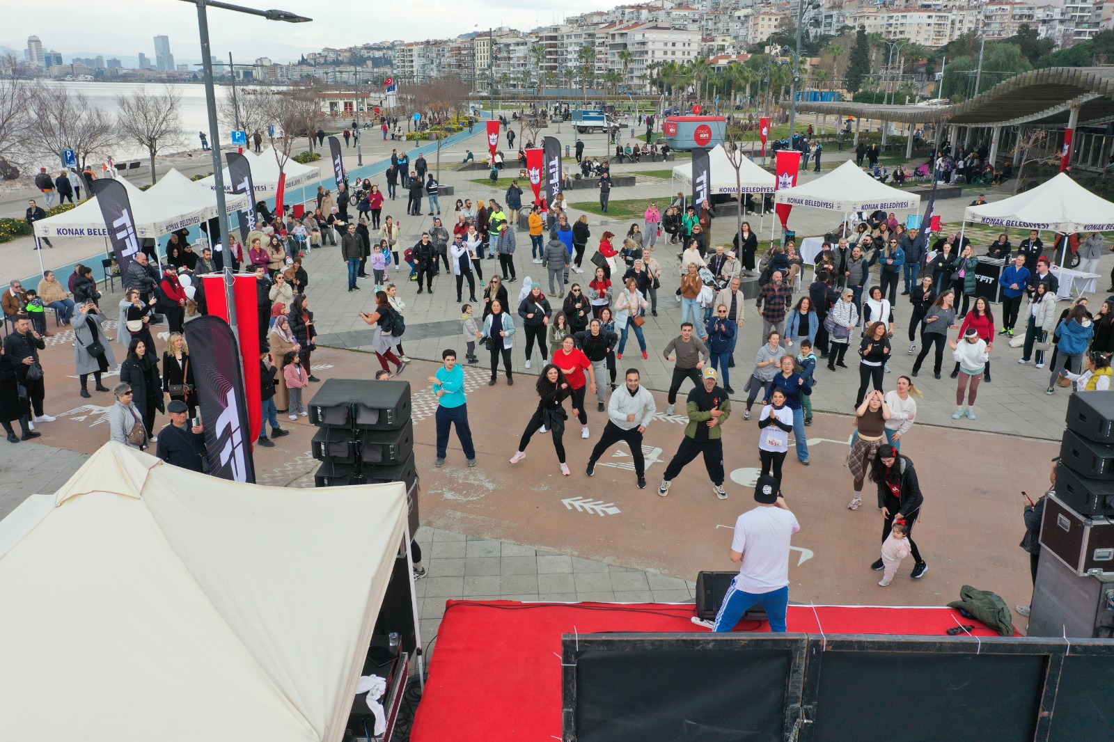 Konak’ta ‘Sevdiğine Koş’ Ile Her Adım Sevgiye Atıldı (3)