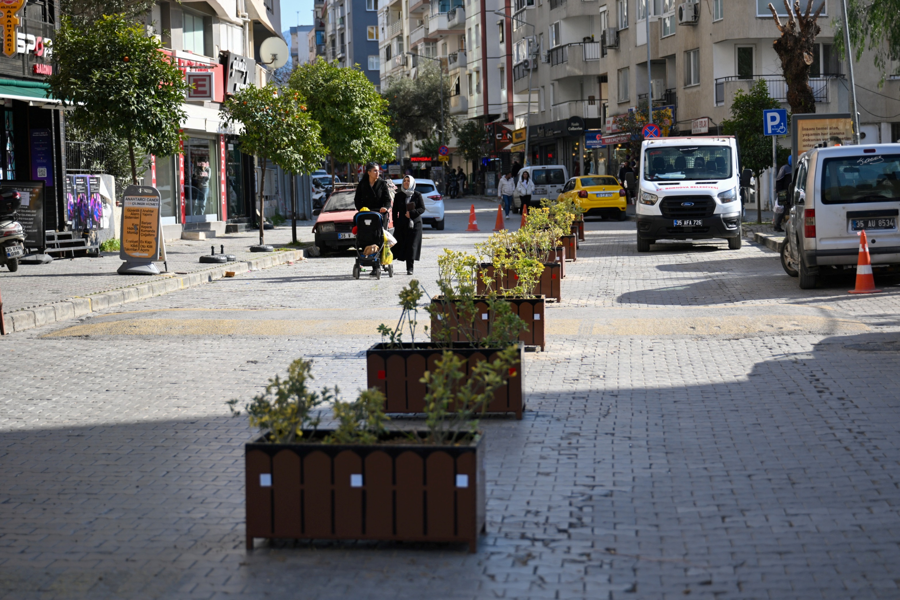 Zafer Caddesi Geçici Refüj (1)