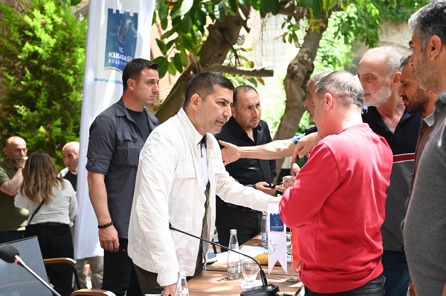 Başkan Ömer Günel Turistik Çarşı Esnafı (10)