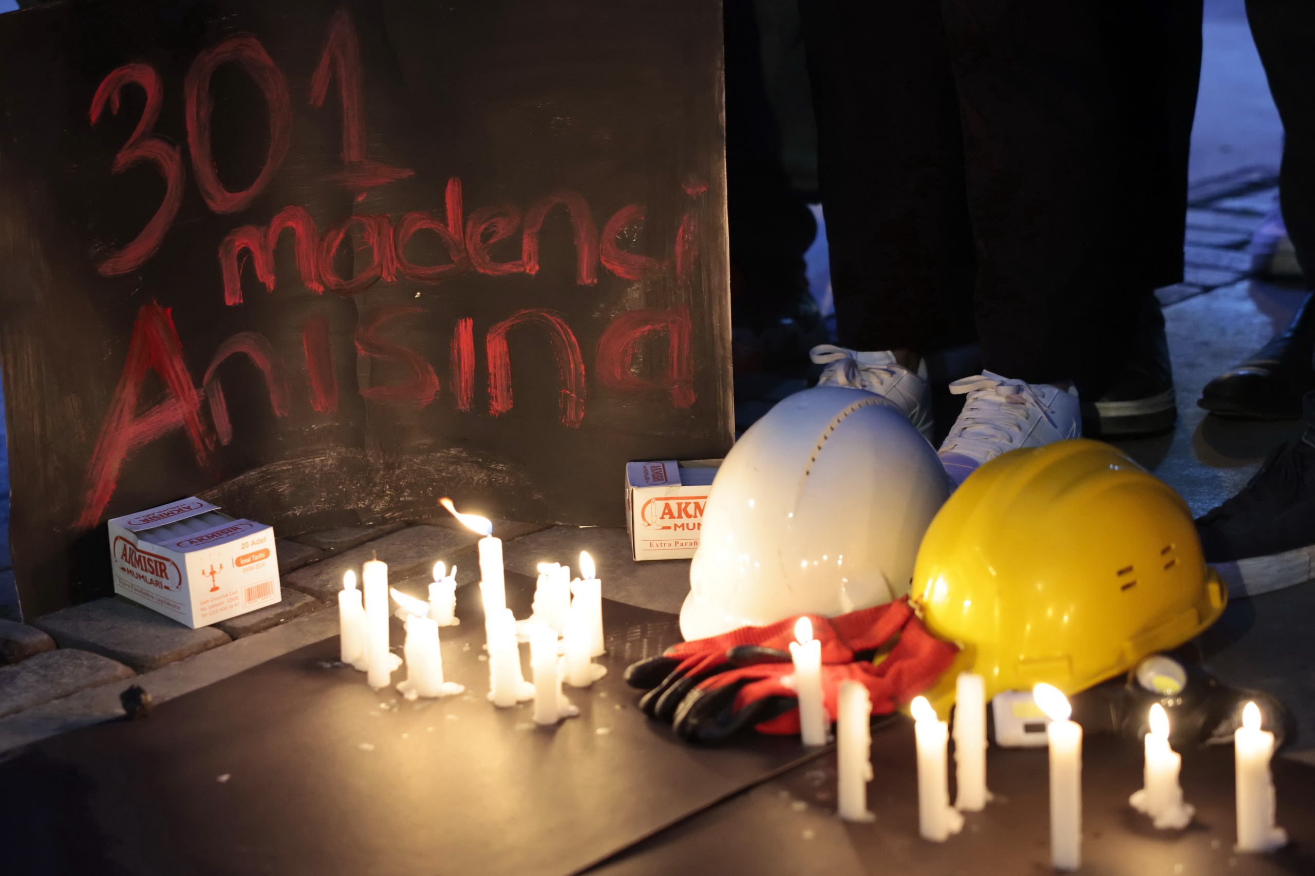 Soma’da Hayatını Kaybeden 301 Madenci Konak’ta Anıldı (4)