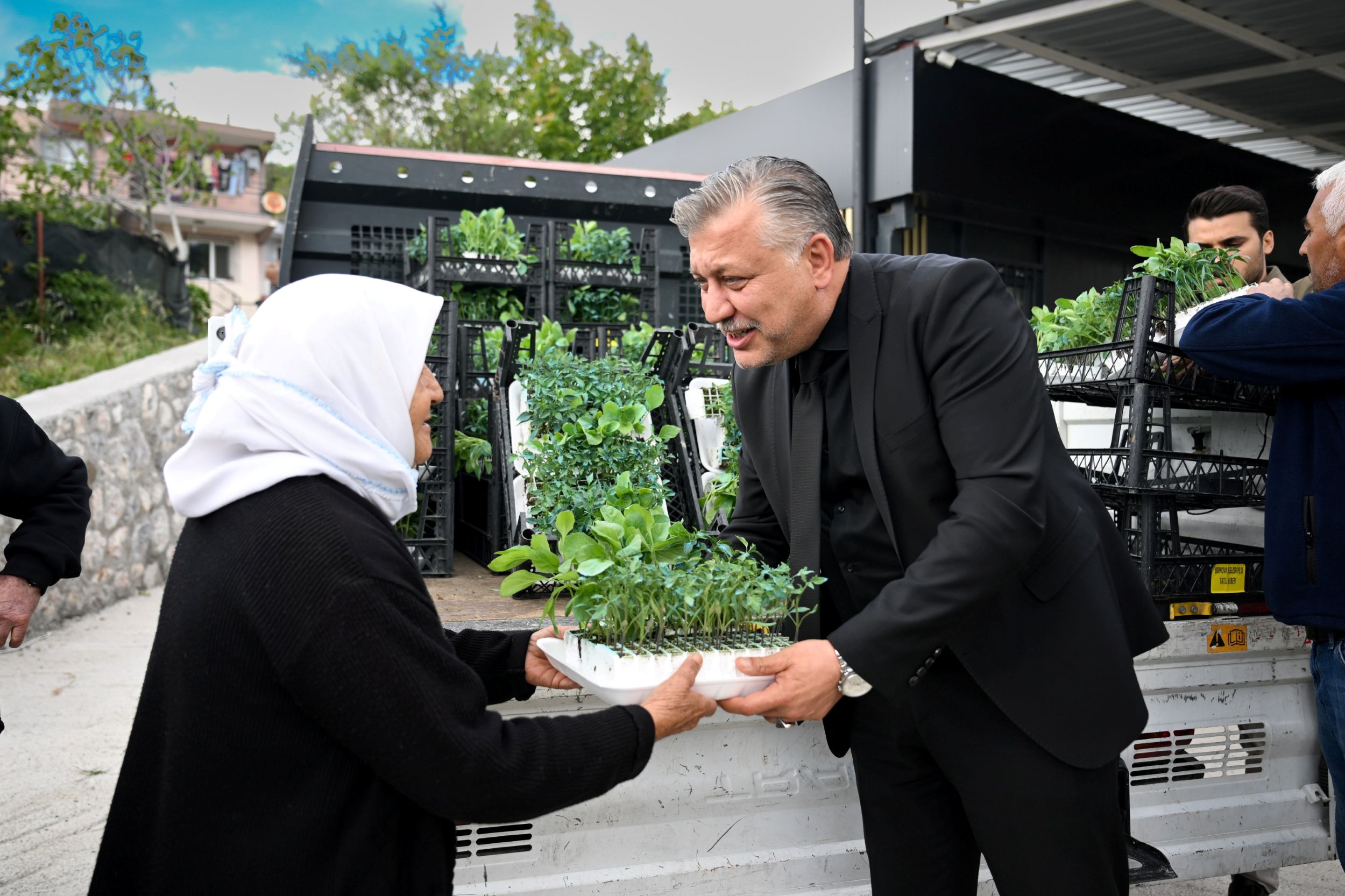 Ureticiye Fide Dağitimi (2)