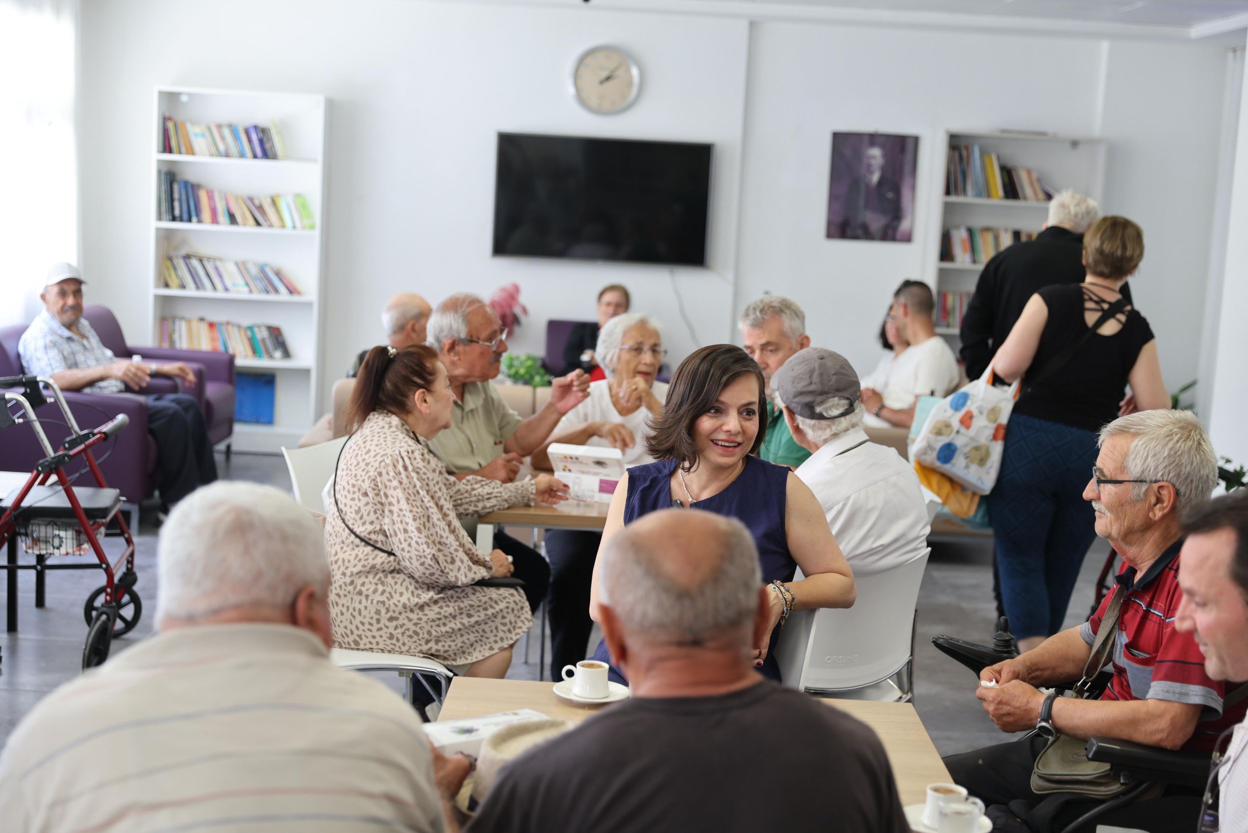 Başkan Kınay Bayram Huzurevi Ziyareti (7)