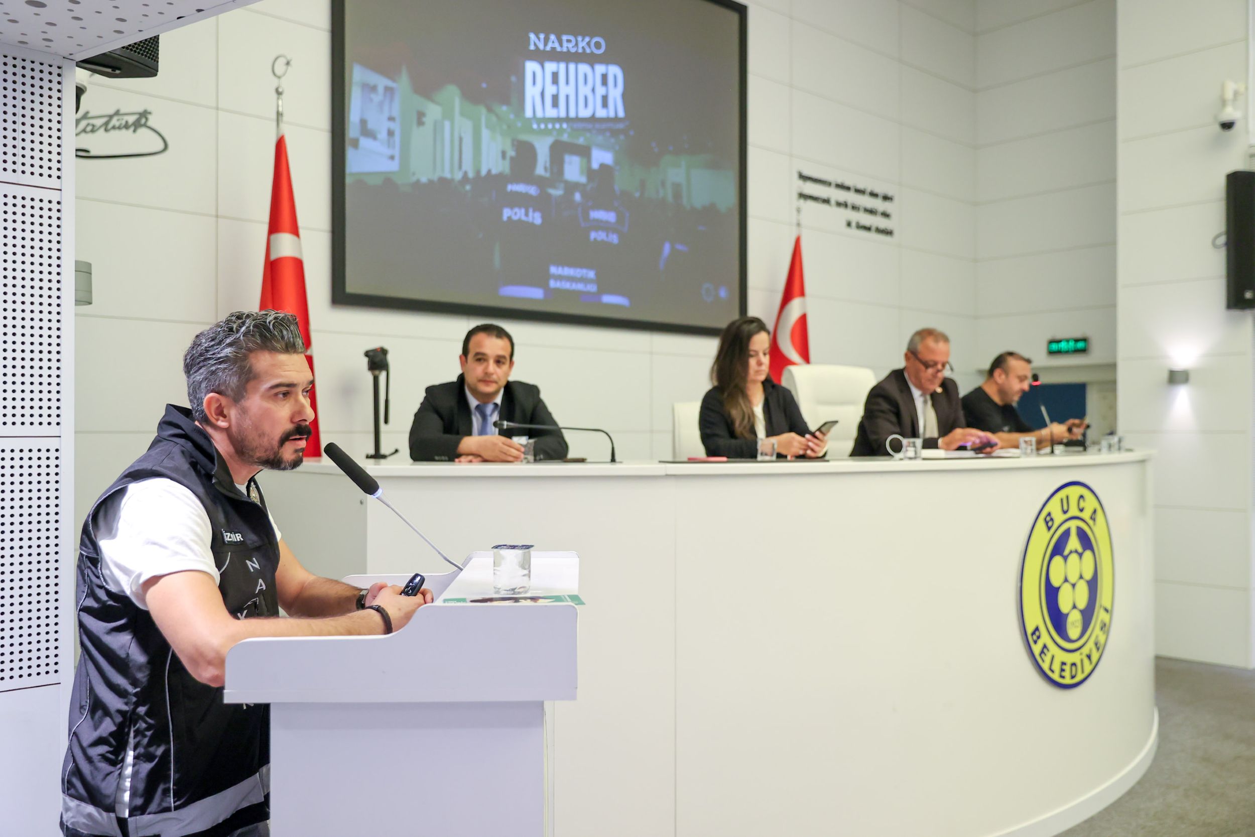 Buca'da Madde Bağimliliğina Karşi Topyekûn Mücadele Çağrisi (4)