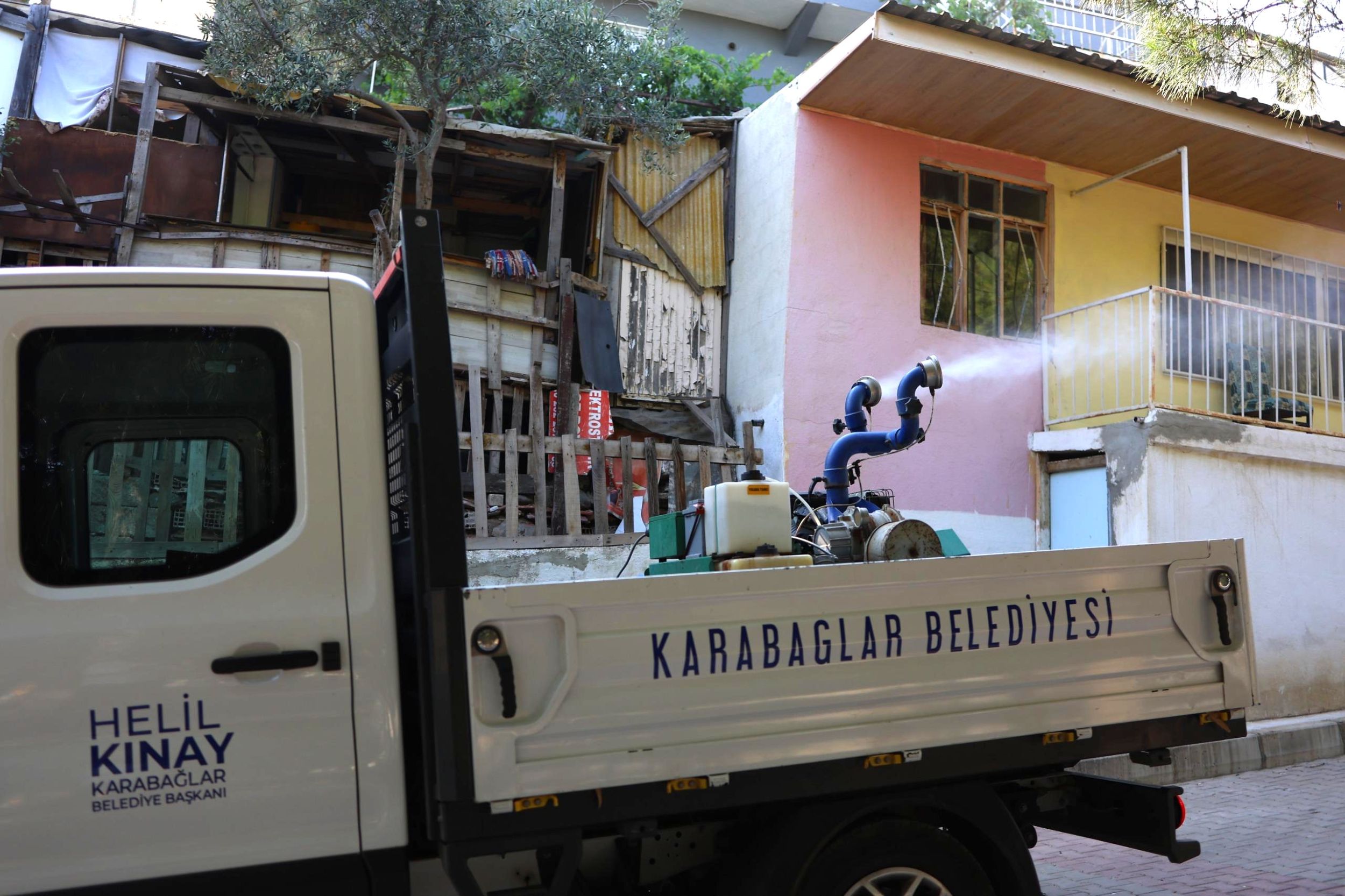 Karabağlar Belediyesi İlaçlama (3)