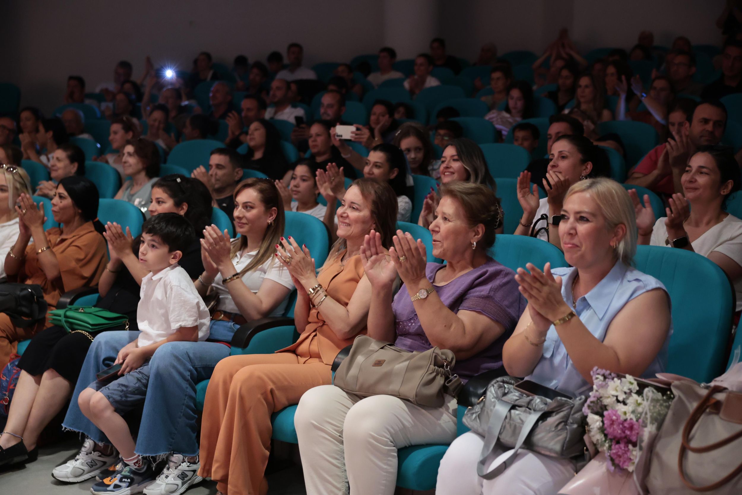 Konaklı Kursiyerlerden Müzik Ve Dans Şöleni (10)