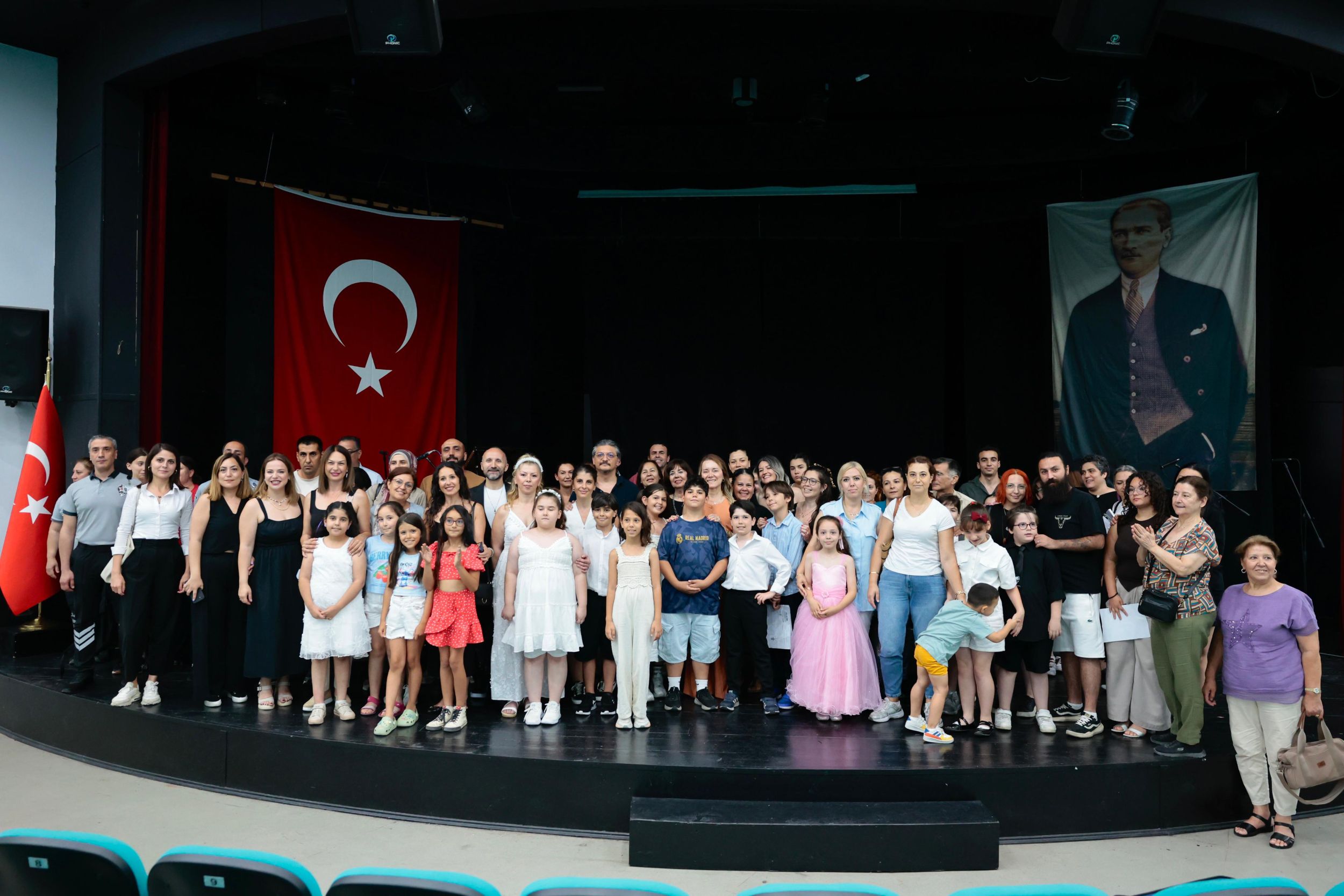 Konaklı Kursiyerlerden Müzik Ve Dans Şöleni (12)