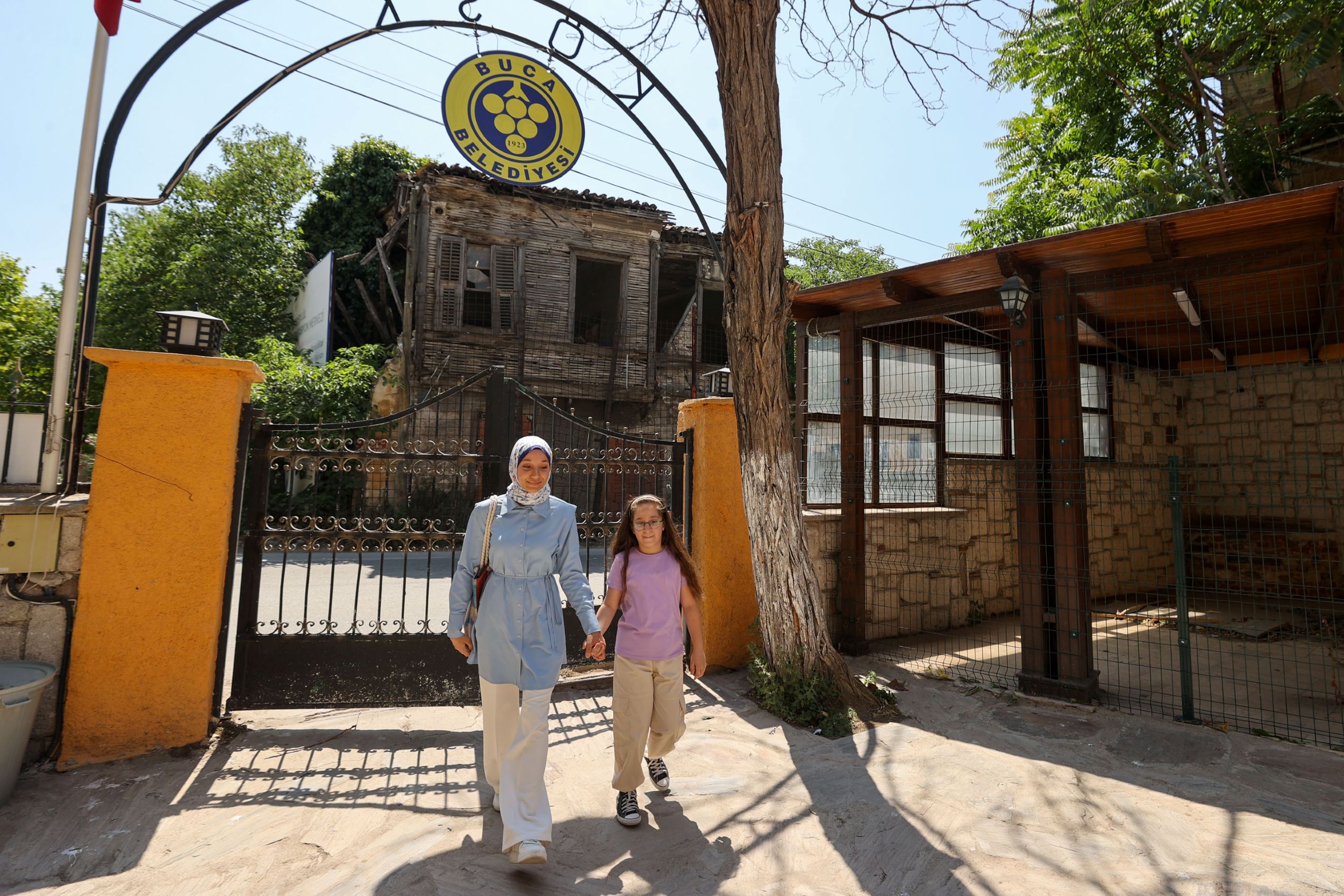 Buca Kütüphane Afşin1