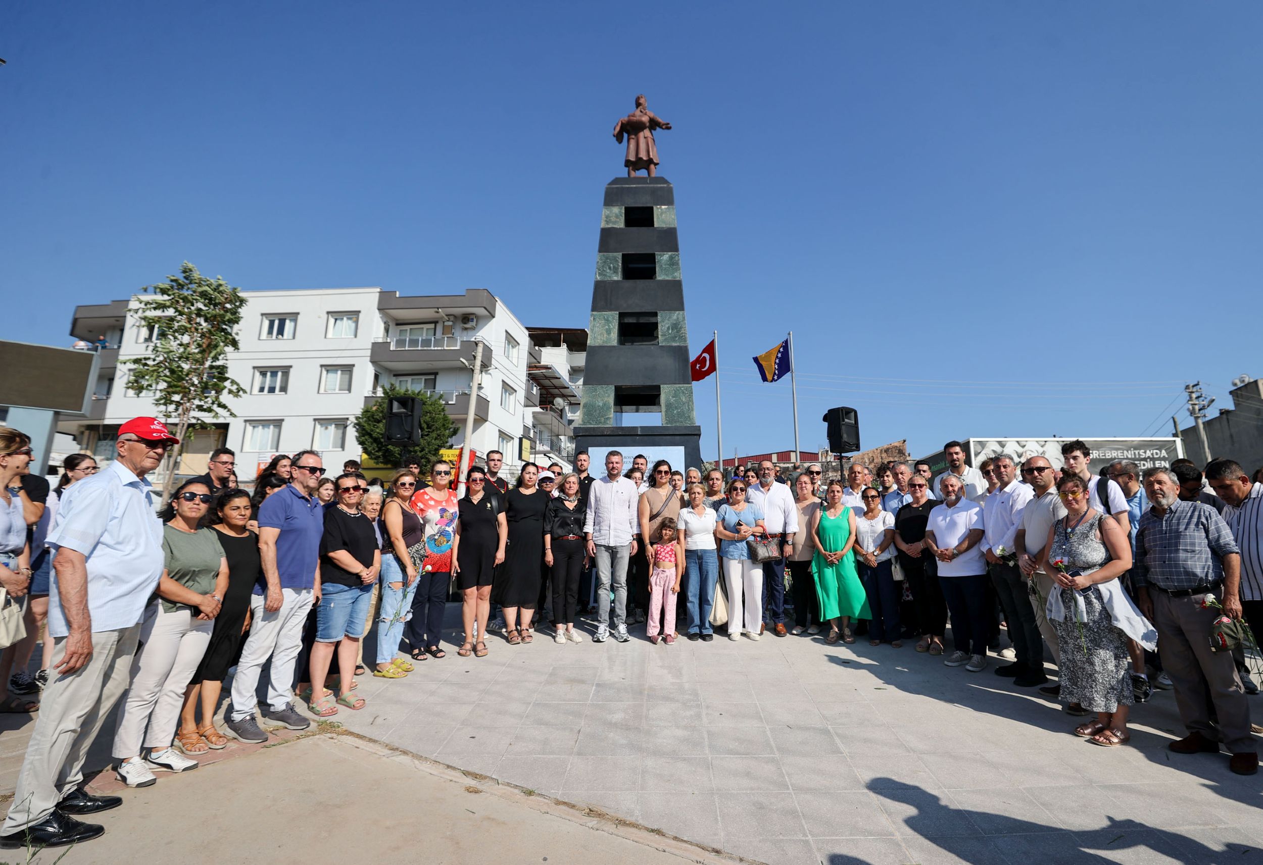 Bucada Mavi Kelebekler Için Hüzün Dolu Anma (9)