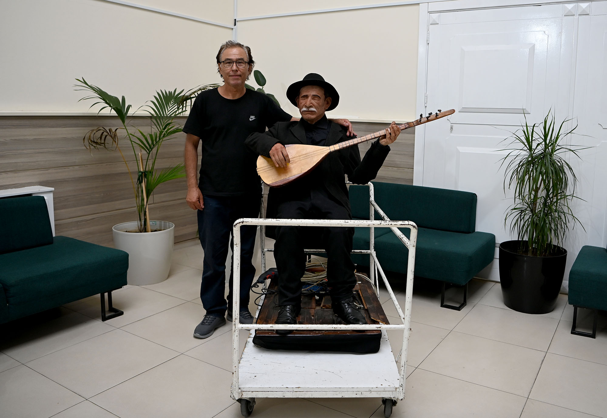 Adil Celik Asik Veysel Robotu