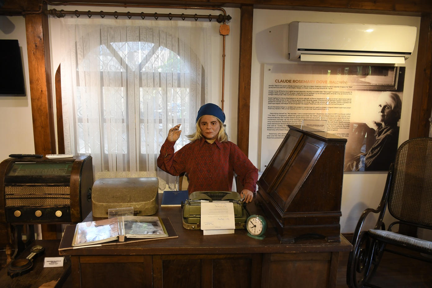 Rosemary Ani Evi (4)
