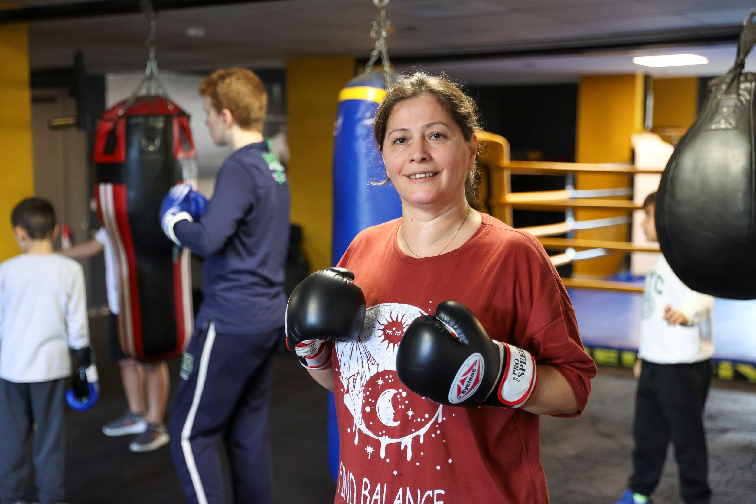 Bucalı Kadınlar Kick Boks Dersleriyle Güçleniyor (Yasemin Bayındır)