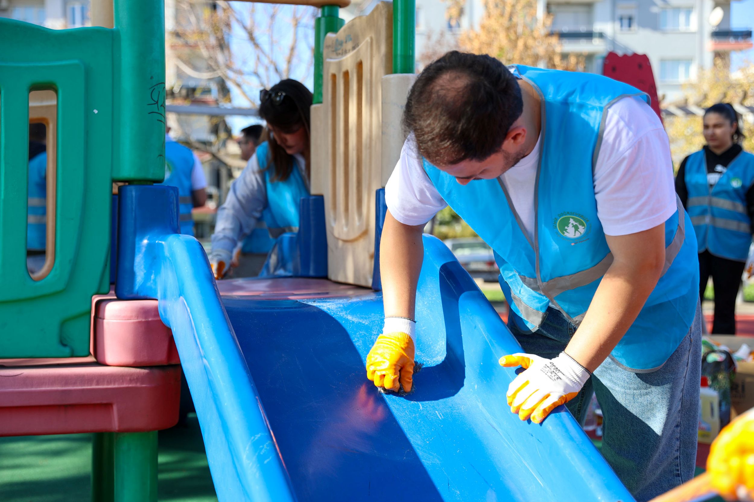İzmirli Gönüllüler El Ele Vererek Doğa Için Temizlediler3