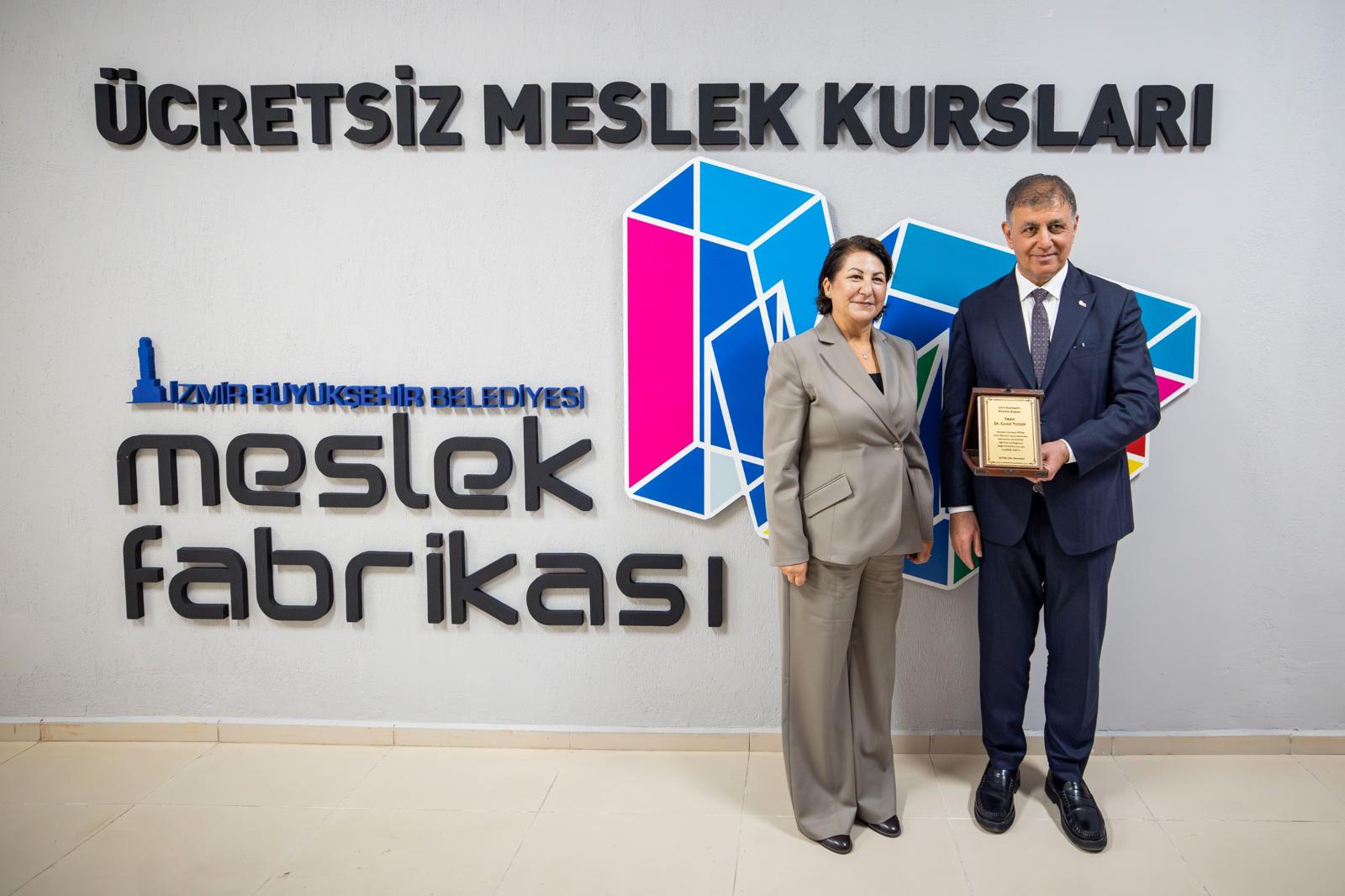 Photo 2025 11 07 19 13 02 2