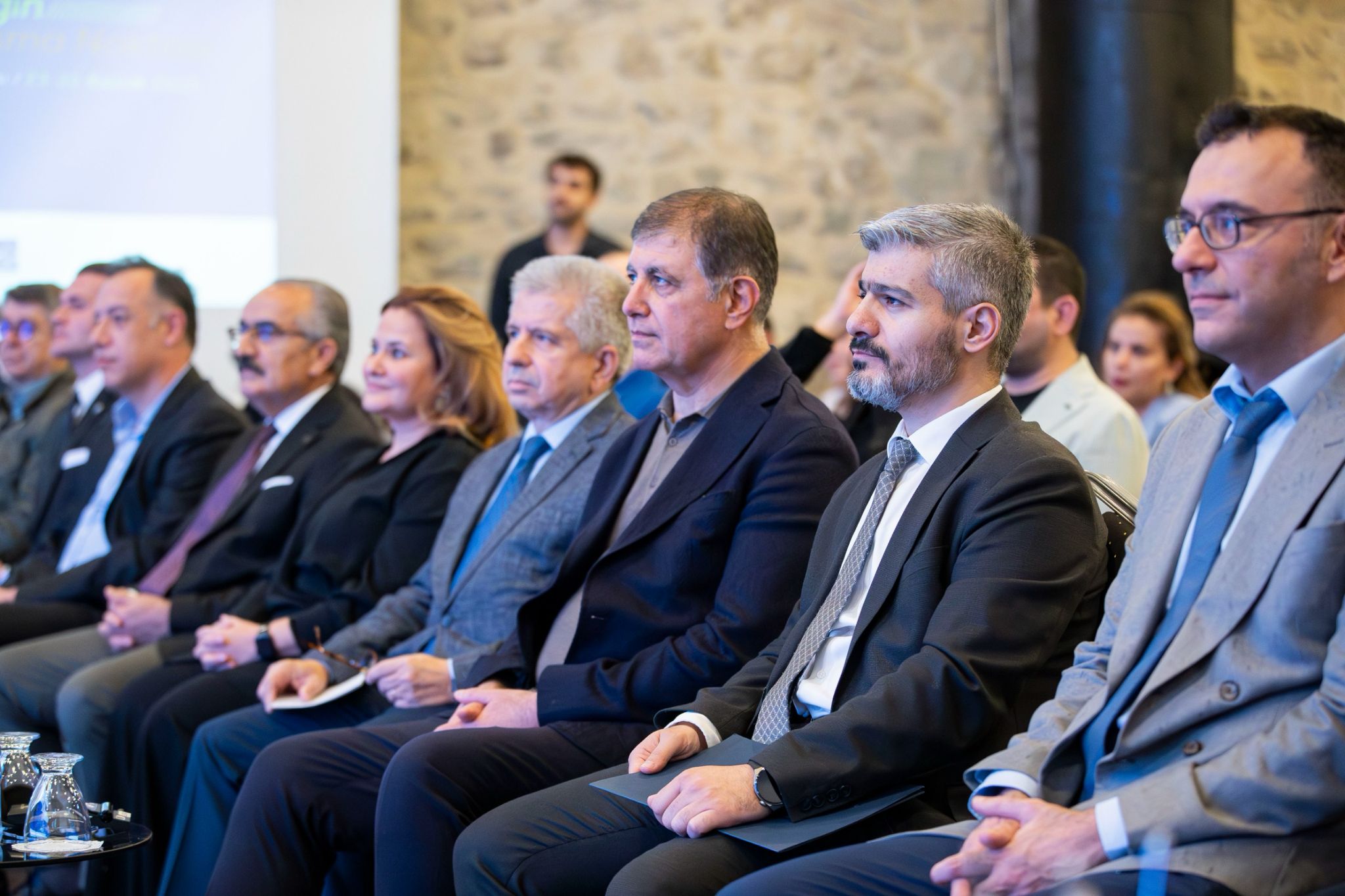 Photo 2025 11 23 18 34 08 2