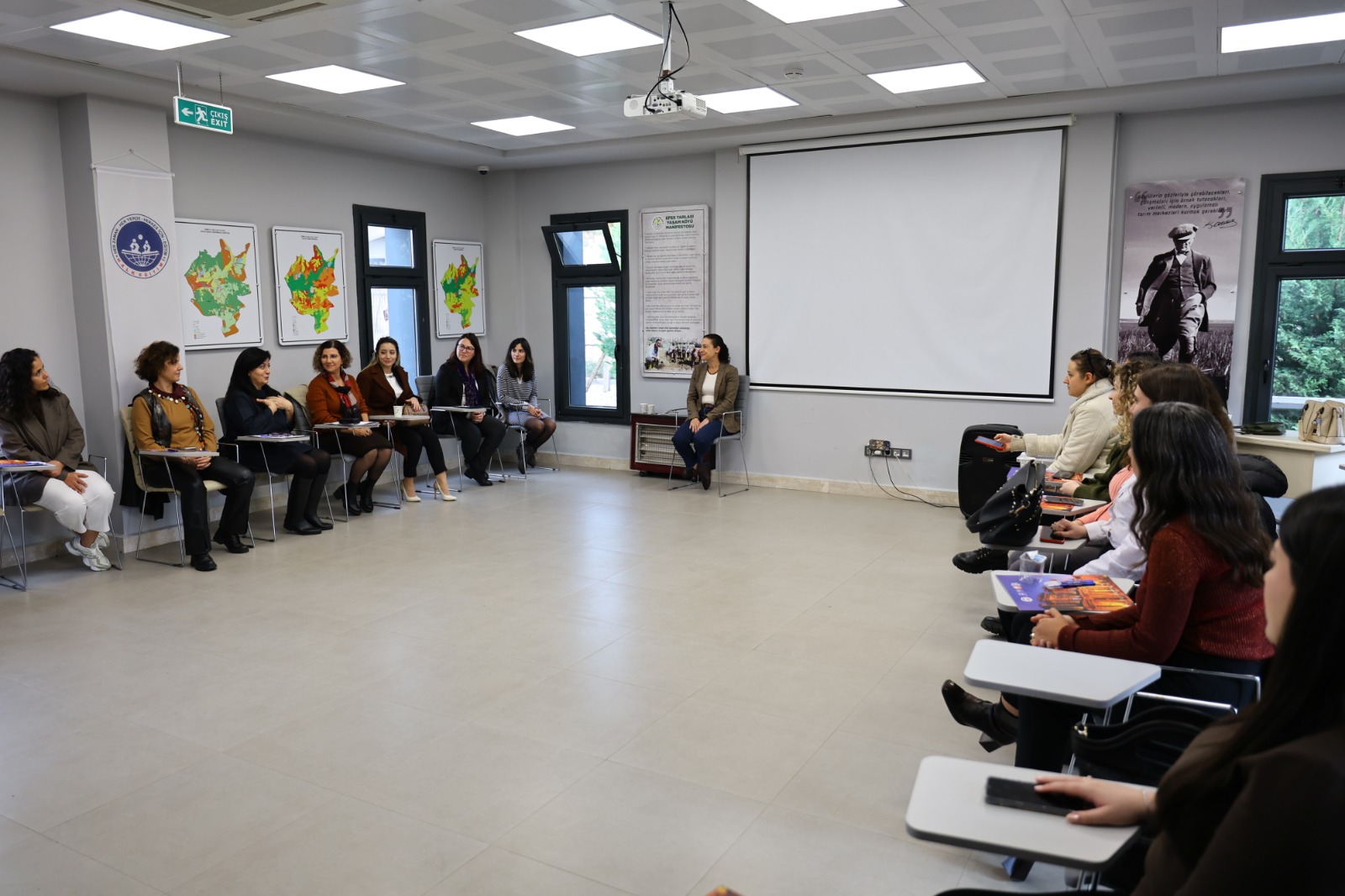 Kadin Dayanişma Merkezleri̇ Aği Efes Selçuk’ta Bi̇r Araya Geldi̇ (5)